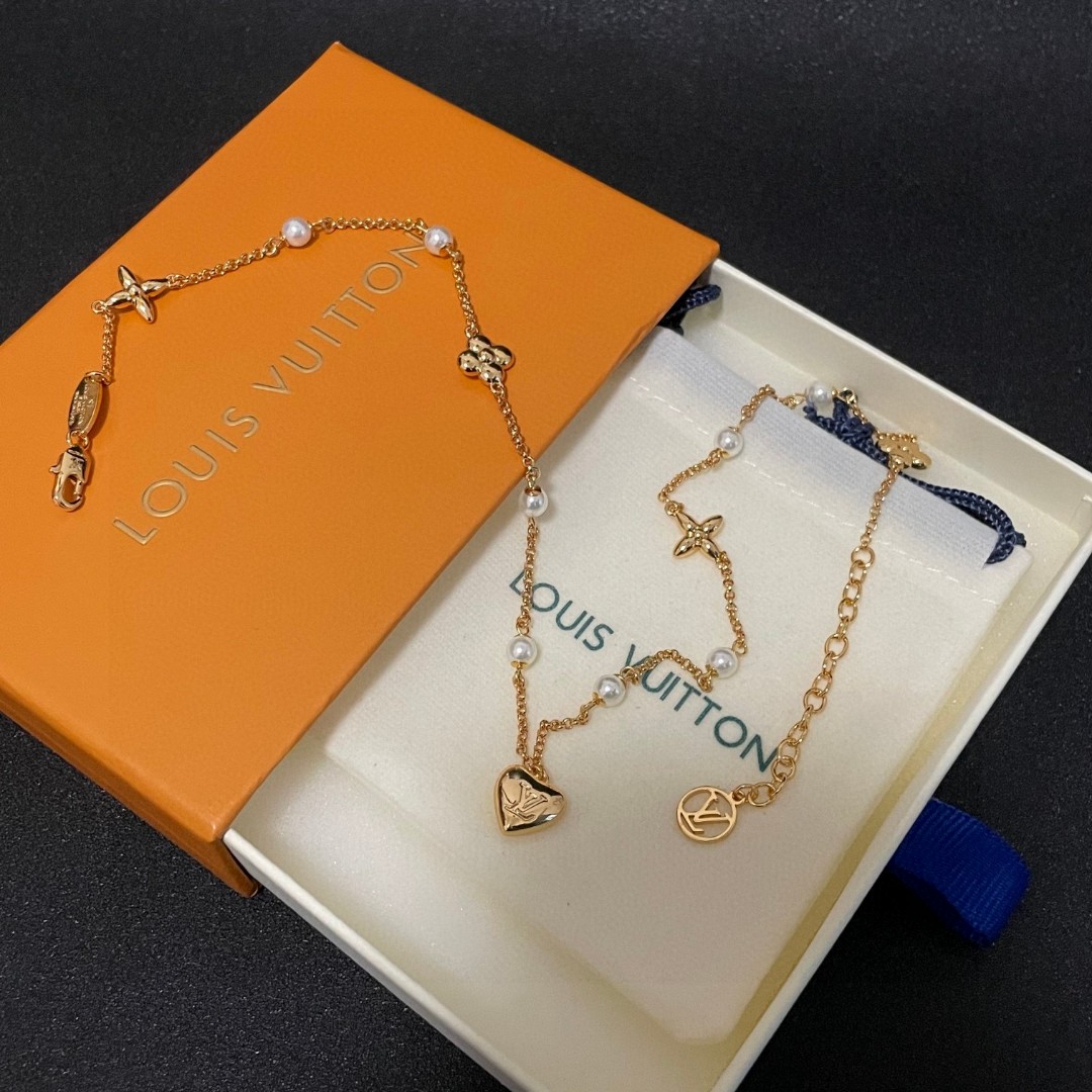 💥💥Louis Vuitton 路易威登 设计独特 (用LV经典之作图形理念)👋好看🧚‍♀️项链 超级无