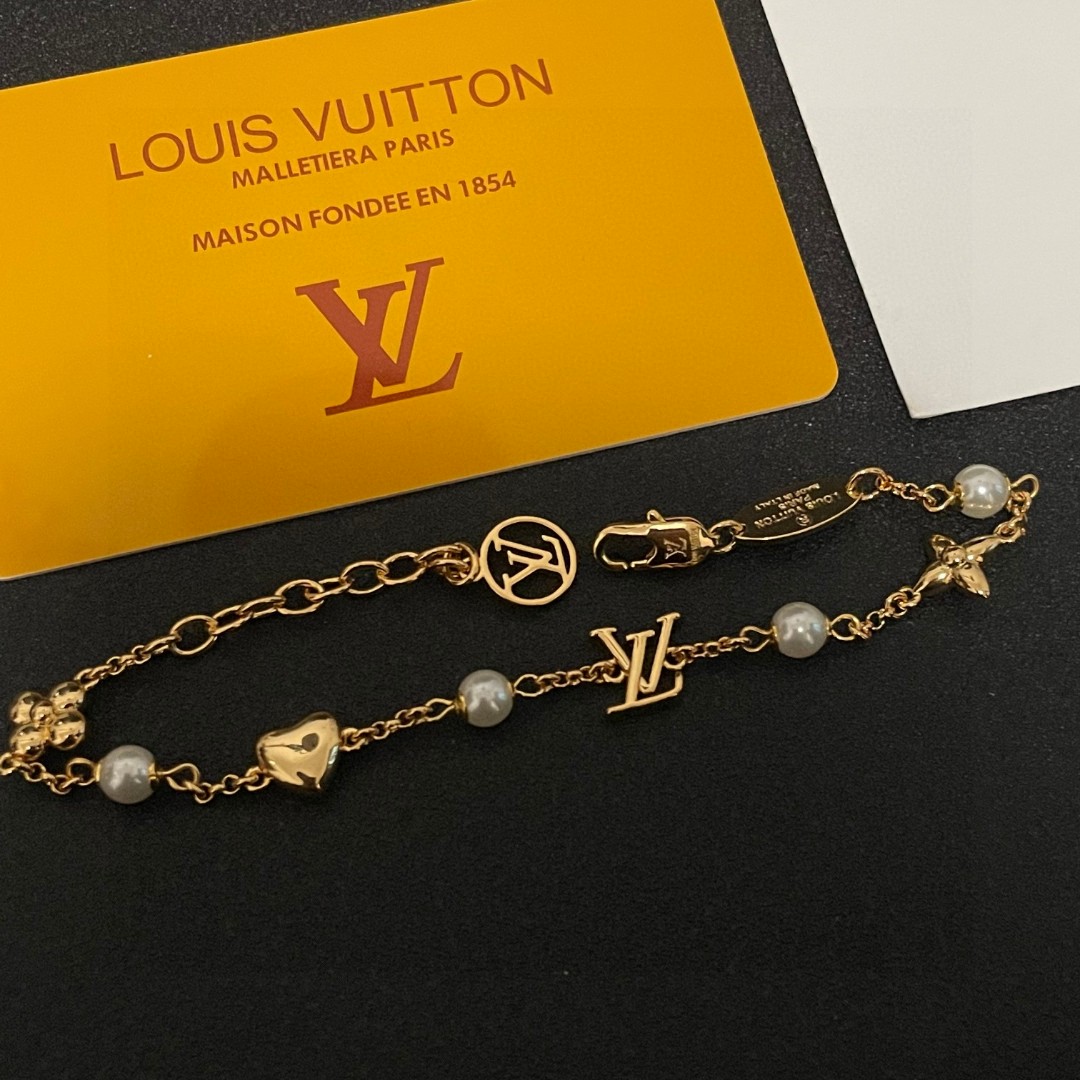 💥💥Louis Vuitton 路易威登 设计独特 (用LV经典之作图形理念)👋好看🧚‍♀️手链  超级