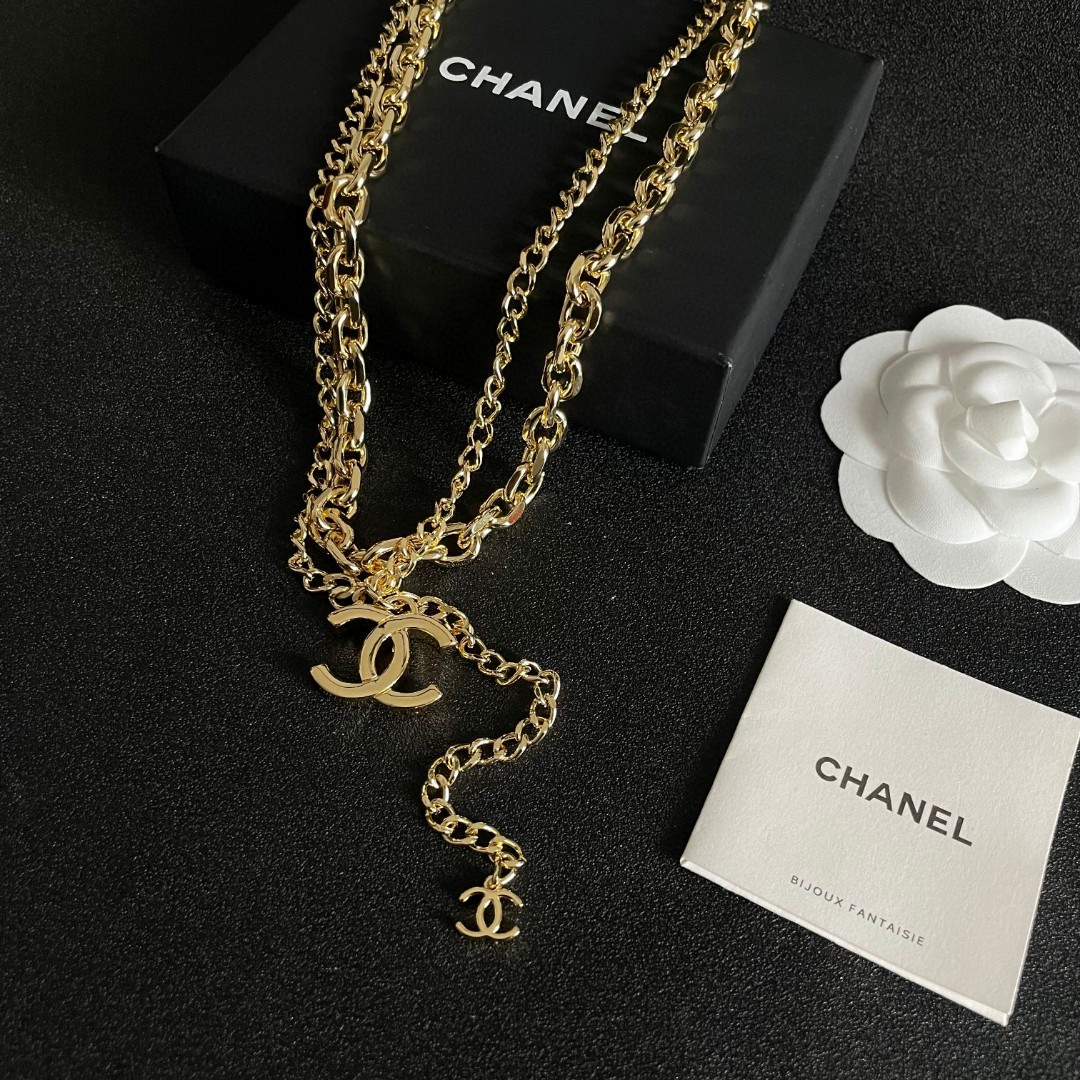  Chanel香奈儿 中古 项链👀小香家的款式真心无需多介绍😘🎶每一款都超好看，精致大方，非常显气质.
