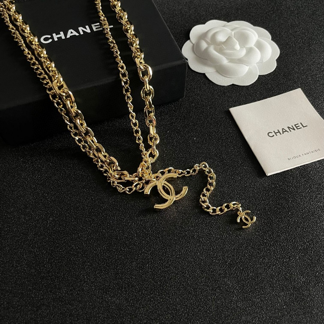  Chanel香奈儿 中古 项链👀小香家的款式真心无需多介绍😘🎶每一款都超好看，精致大方，非常显气质.