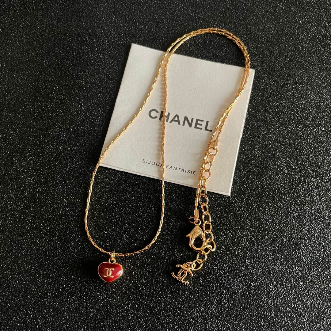  Chanel香奈儿 中古 项链👀小香家的款式真心无需多介绍😘🎶每一款都超好看，精致大方，非常显气质.