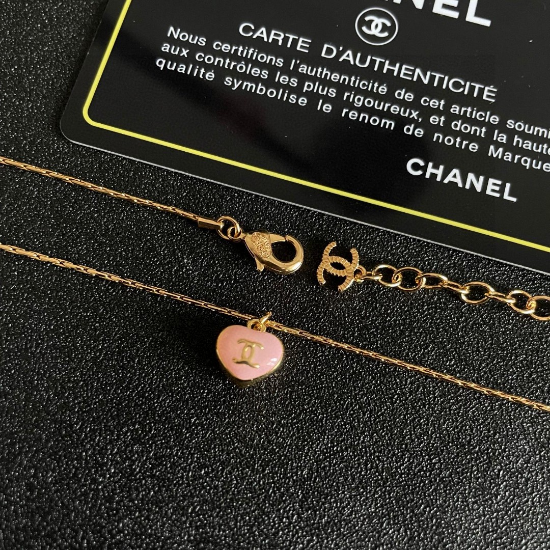  Chanel香奈儿 中古 项链👀小香家的款式真心无需多介绍😘🎶每一款都超好看，精致大方，非常显气质.