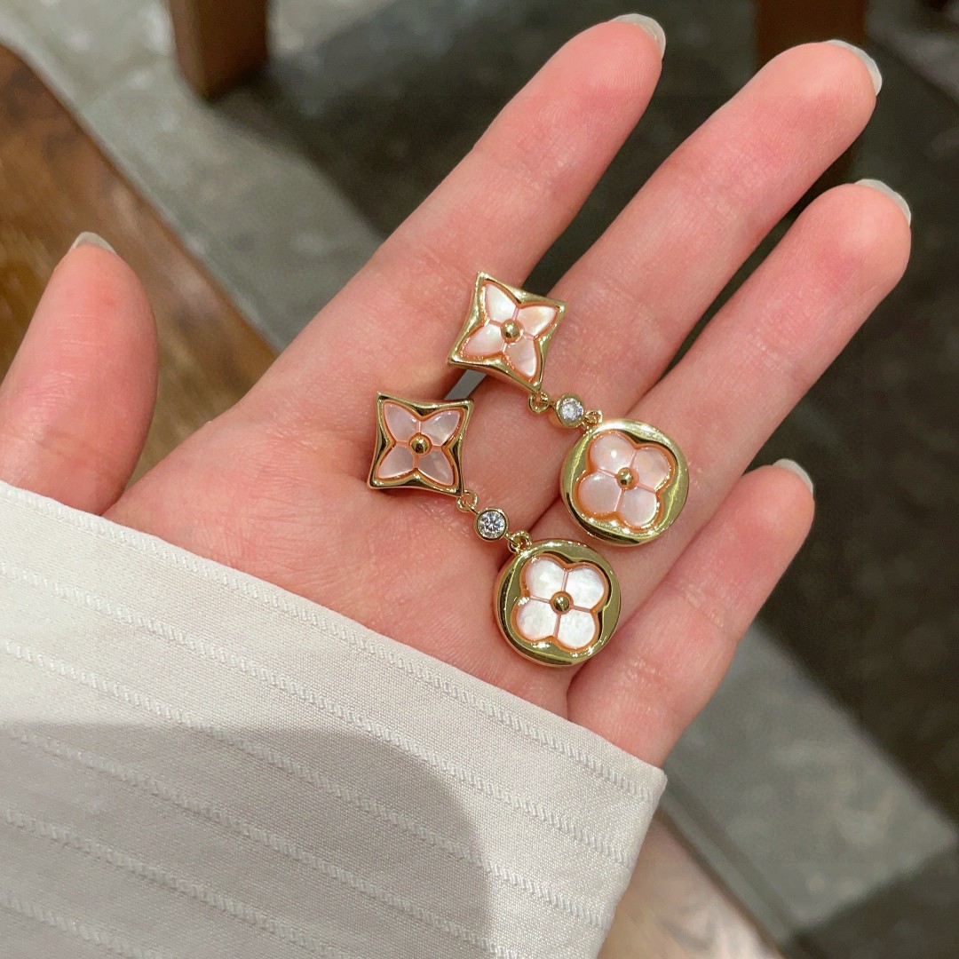 👑Lv 路易威登 2025年早春新品耳钉 经典老花耳环 超精工cnc工艺技术 上身美美哒 特别适合夏日搭