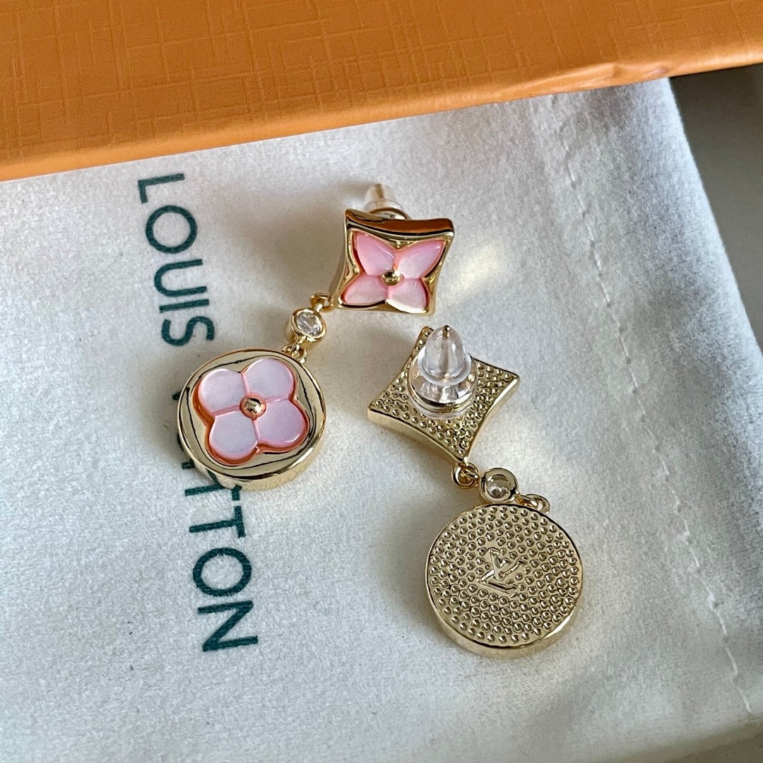 👑Lv 路易威登 2025年早春新品耳钉 经典老花耳环 超精工cnc工艺技术 上身美美哒 特别适合夏日搭