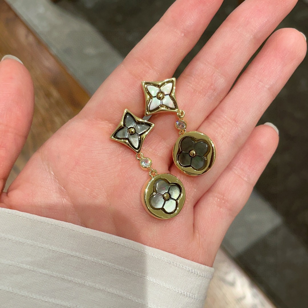 👑Lv 路易威登 2025年早春新品耳钉 经典老花耳环 超精工cnc工艺技术 上身美美哒 特别适合夏日搭