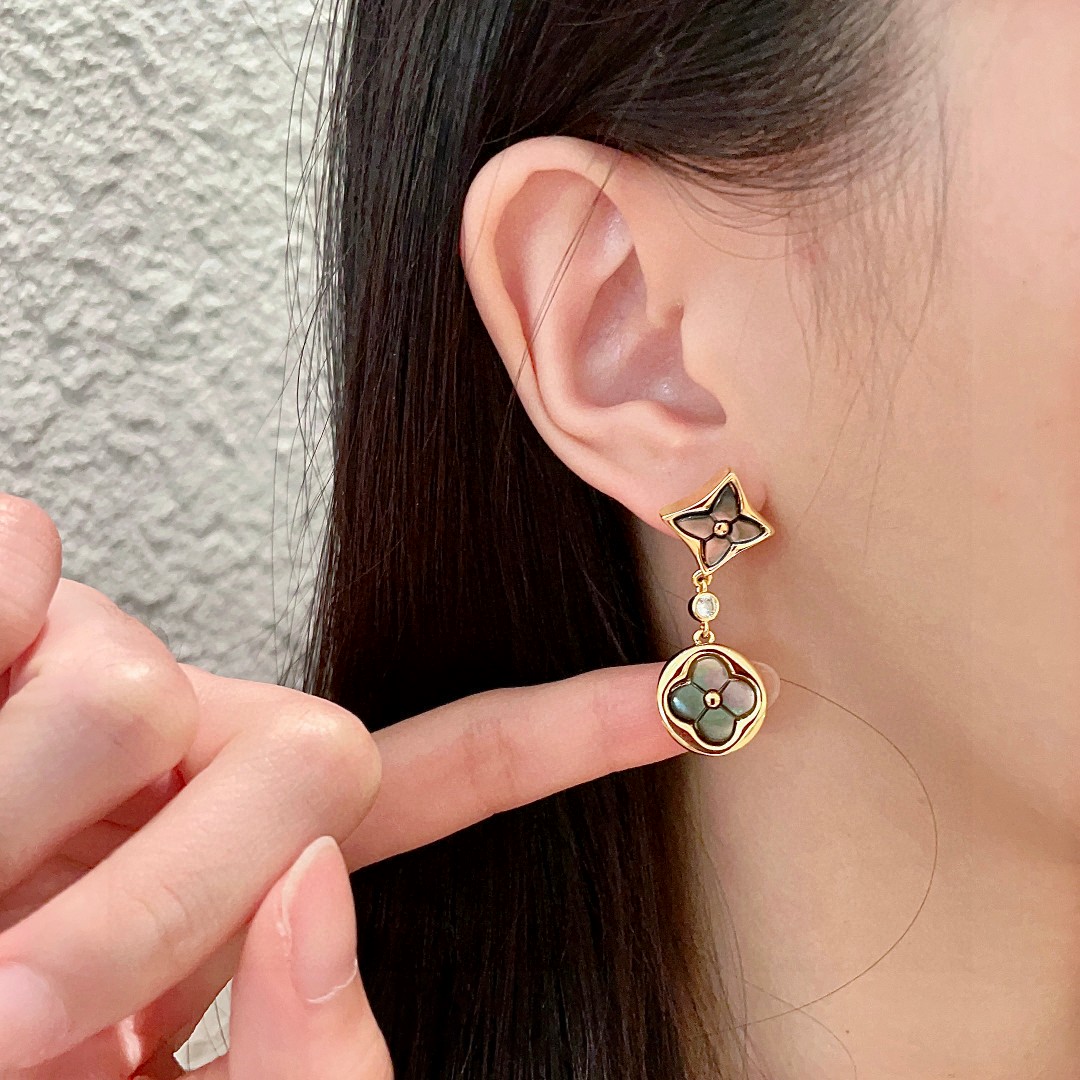 👑Lv 路易威登 2025年早春新品耳钉 经典老花耳环 超精工cnc工艺技术 上身美美哒 特别适合夏日搭