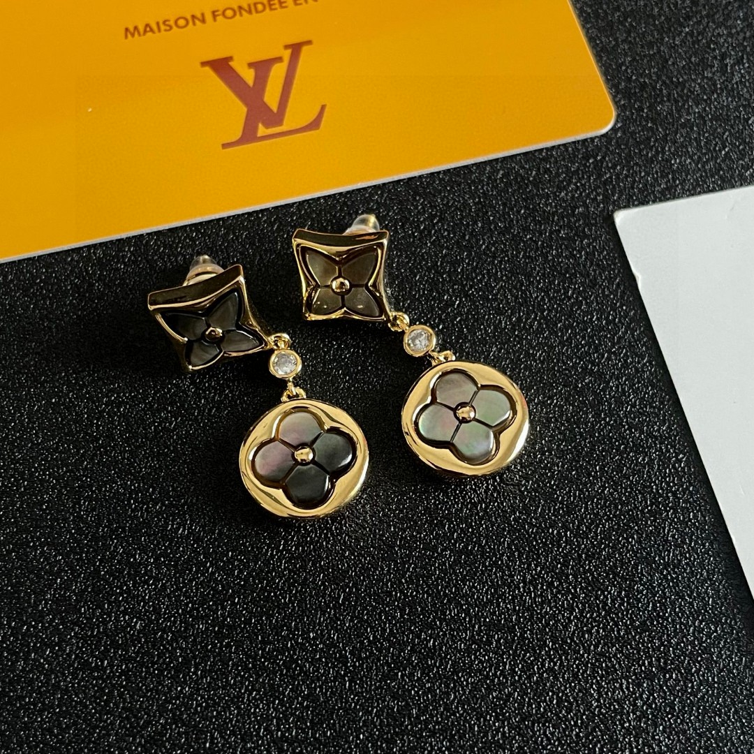 👑Lv 路易威登 2025年早春新品耳钉 经典老花耳环 超精工cnc工艺技术 上身美美哒 特别适合夏日搭