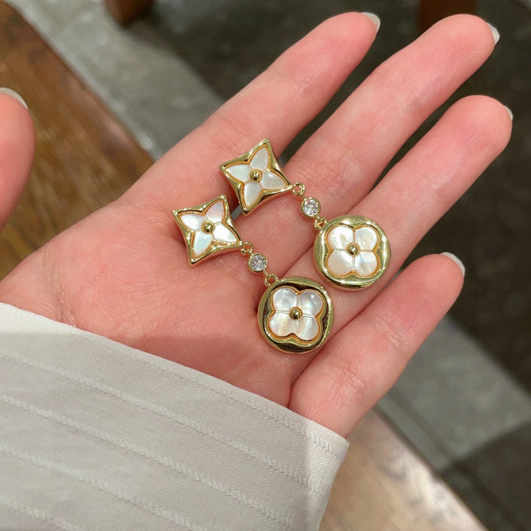 👑Lv 路易威登 2025年早春新品耳钉 经典老花耳环 超精工cnc工艺技术 上身美美哒 特别适合夏日搭