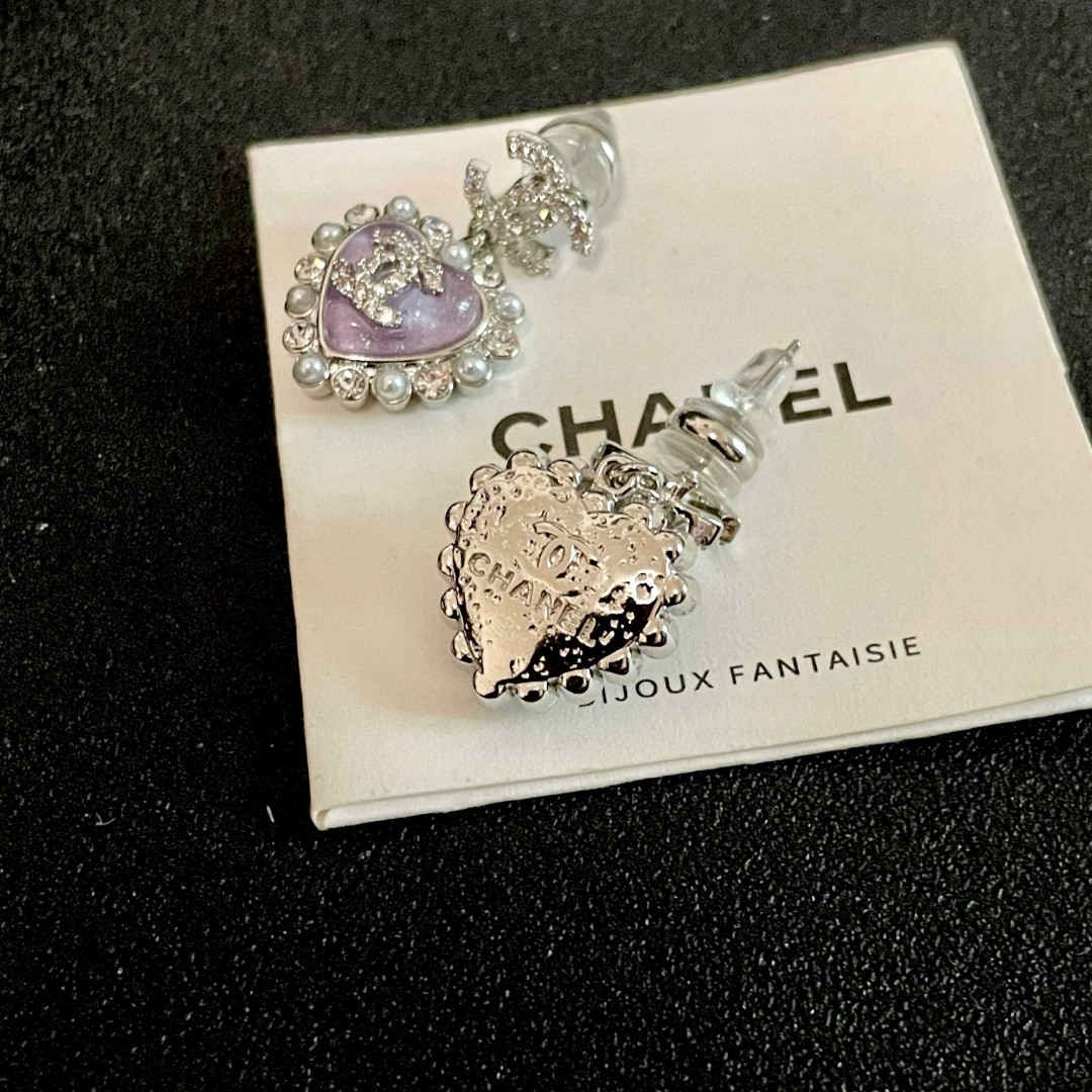  Chanel香奈儿 中古 双C耳钉👀原版复刻logo 小香家的款式真心无需多介绍😘🎶每一款都超好看，精