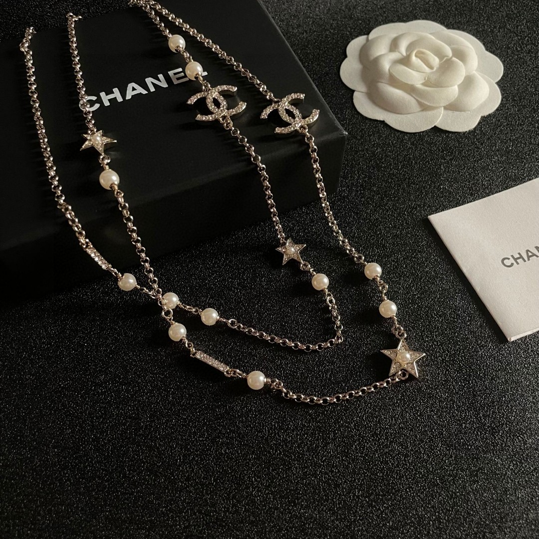  Chanel香奈儿 中古 项链👀小香家的款式真心无需多介绍😘🎶每一款都超好看，精致大方，非常显气质