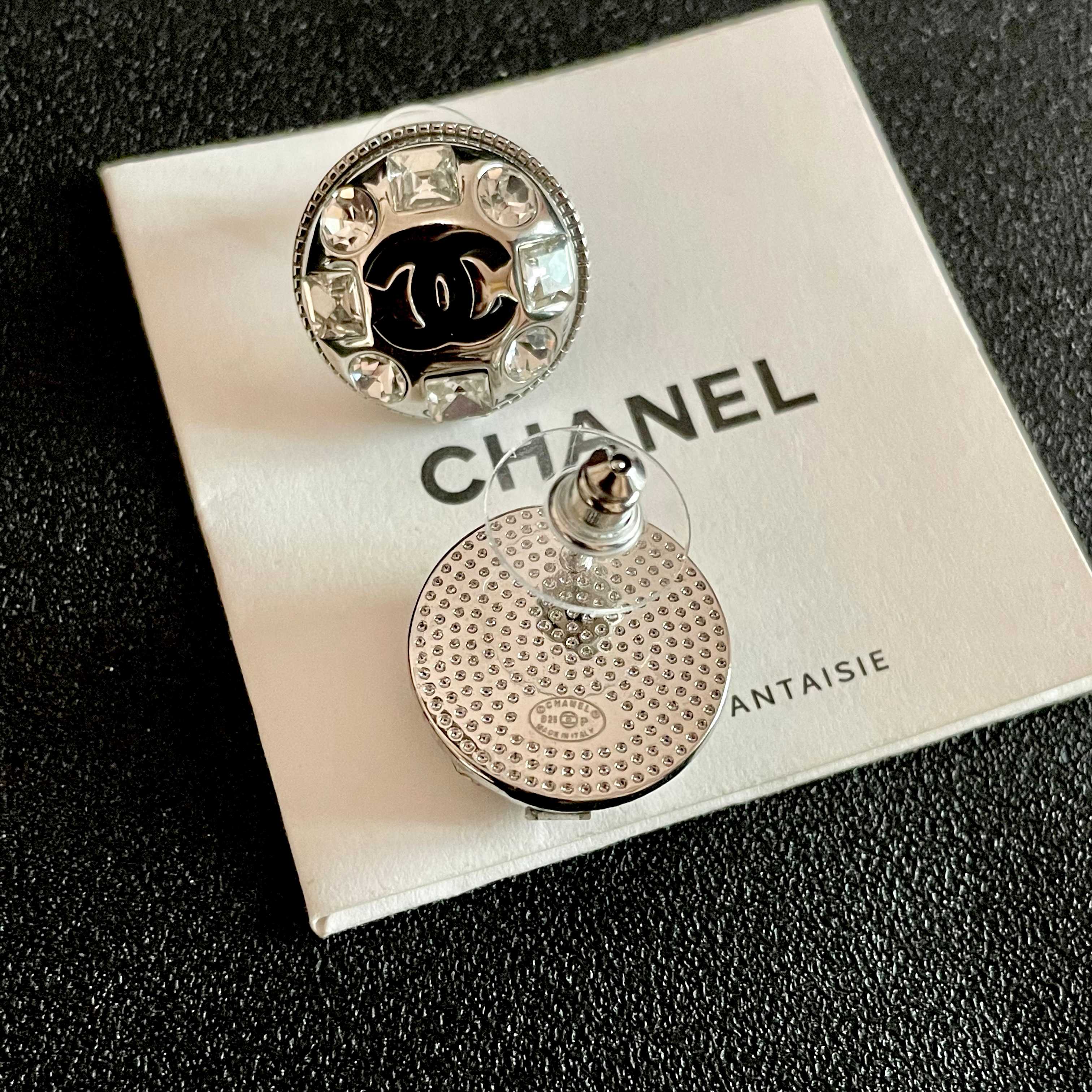  Chanel香奈儿 中古 双C耳钉👀小香家的款式真心无需多介绍😘🎶每一款都超好看，精致大方，非常显气质