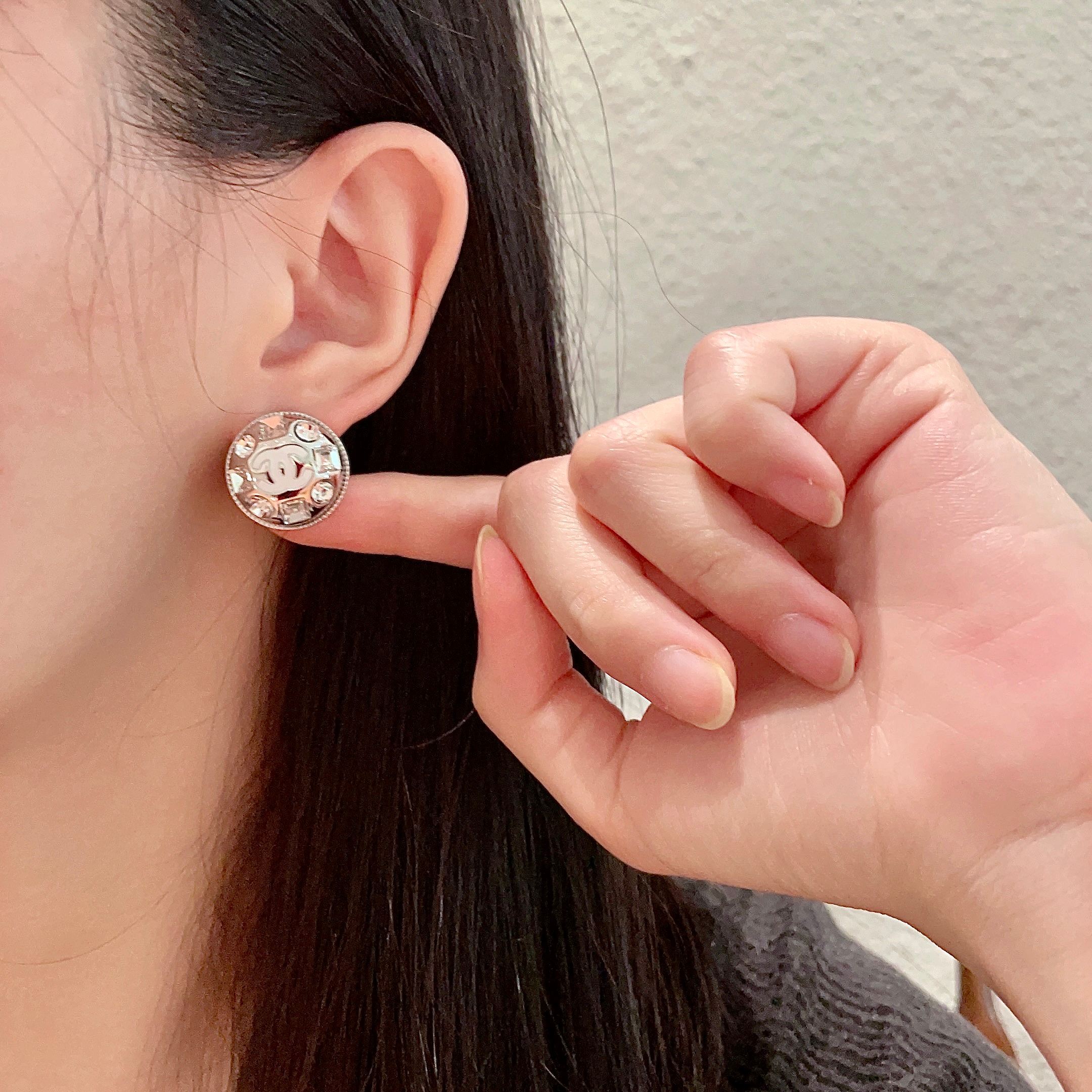  Chanel香奈儿 中古 双C耳钉👀小香家的款式真心无需多介绍😘🎶每一款都超好看，精致大方，非常显气质