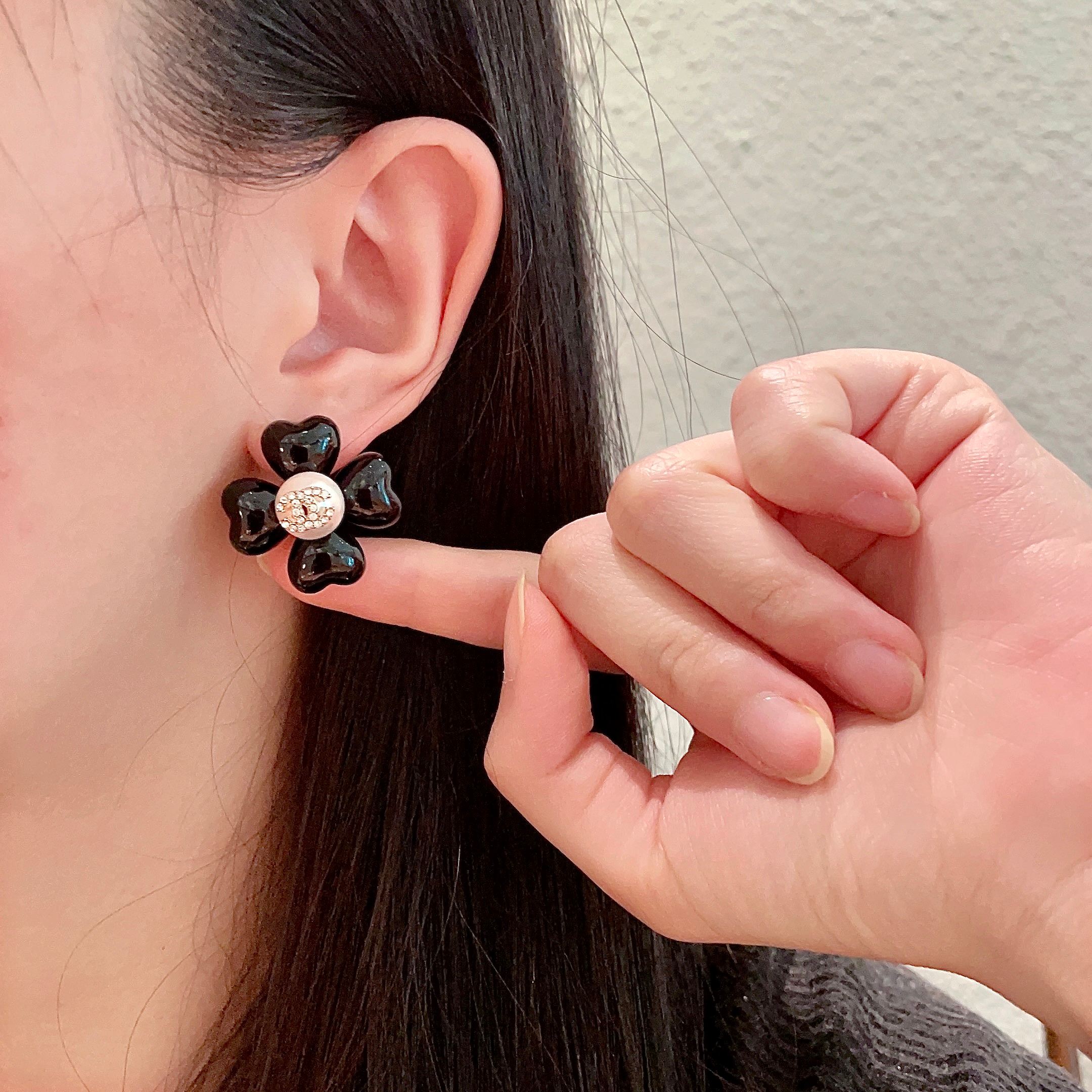  Chanel香奈儿 中古 双C耳钉👀小香家的款式真心无需多介绍😘🎶每一款都超好看，精致大方，非常显气质