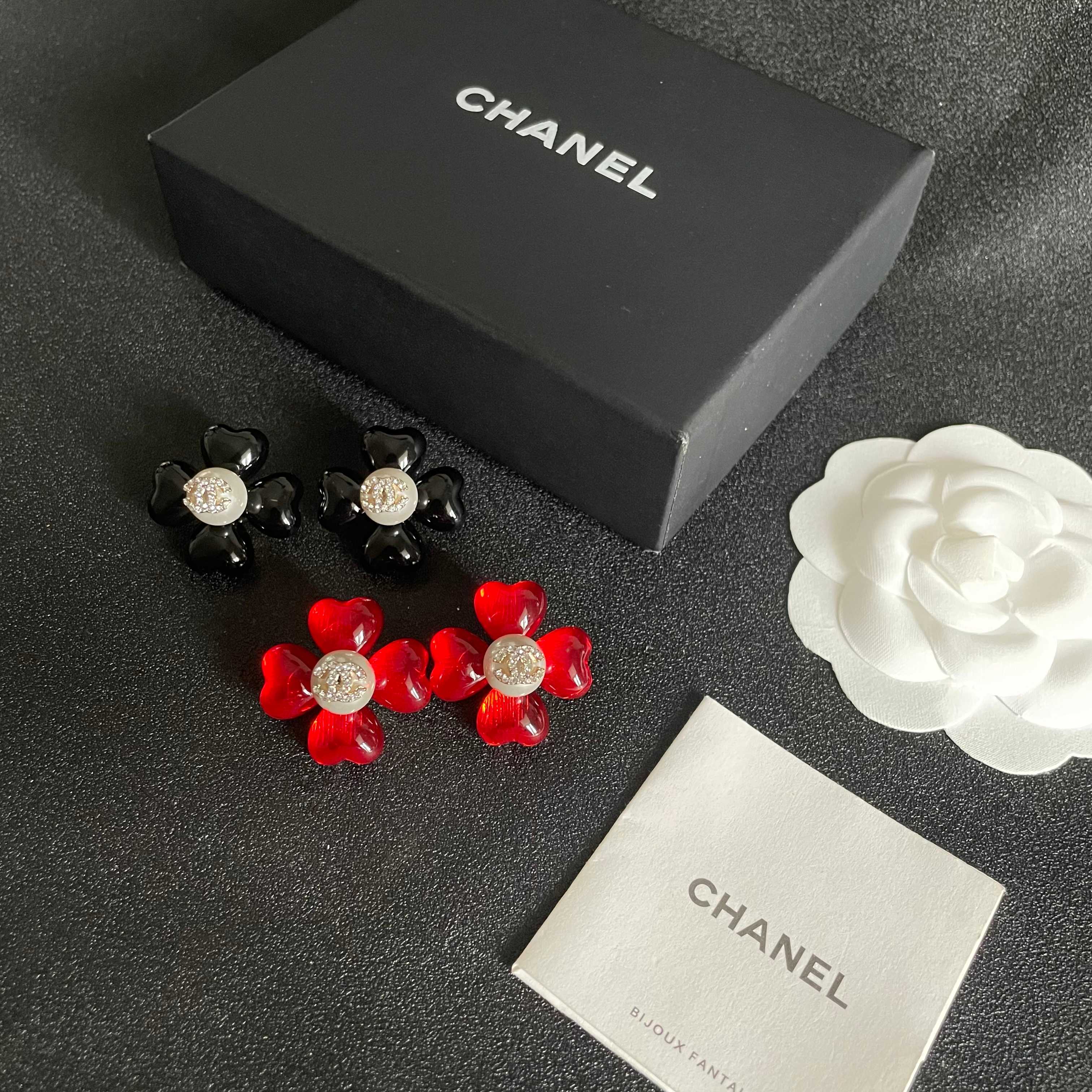  Chanel香奈儿 中古 双C耳钉👀小香家的款式真心无需多介绍😘🎶每一款都超好看，精致大方，非常显气质