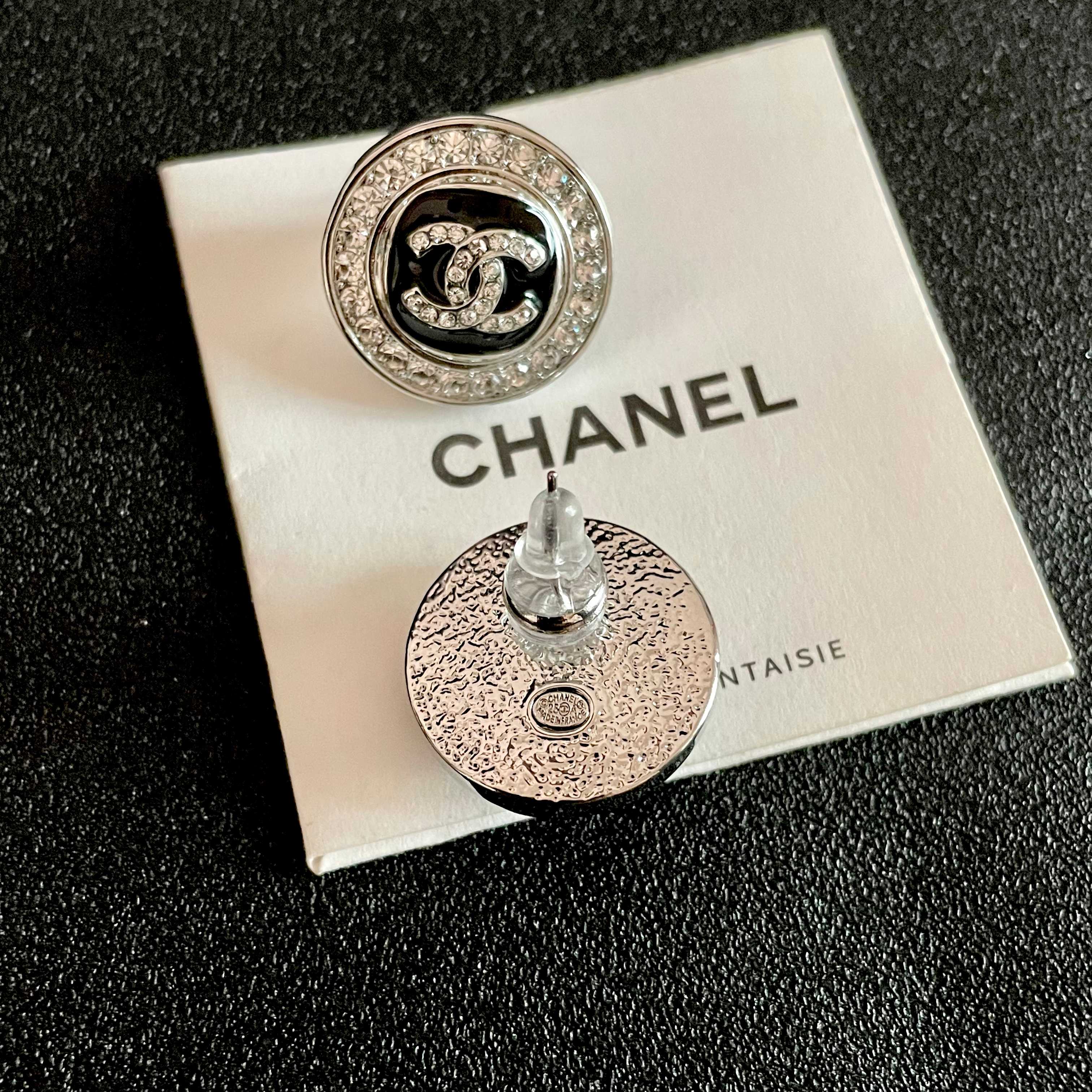  Chanel香奈儿 中古 双C耳钉👀小香家的款式真心无需多介绍😘🎶每一款都超好看，精致大方，非常显气质