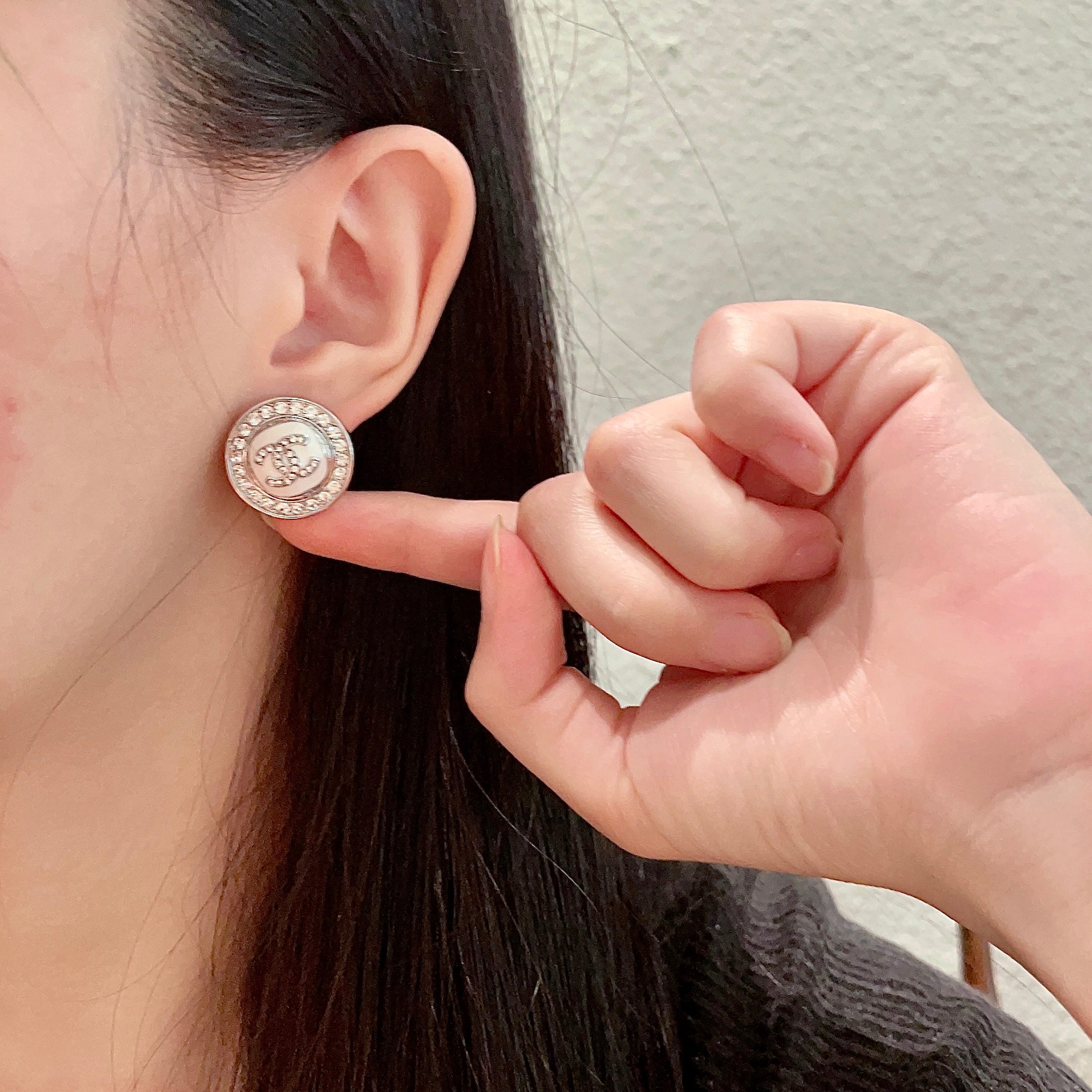  Chanel香奈儿 中古 双C耳钉👀小香家的款式真心无需多介绍😘🎶每一款都超好看，精致大方，非常显气质