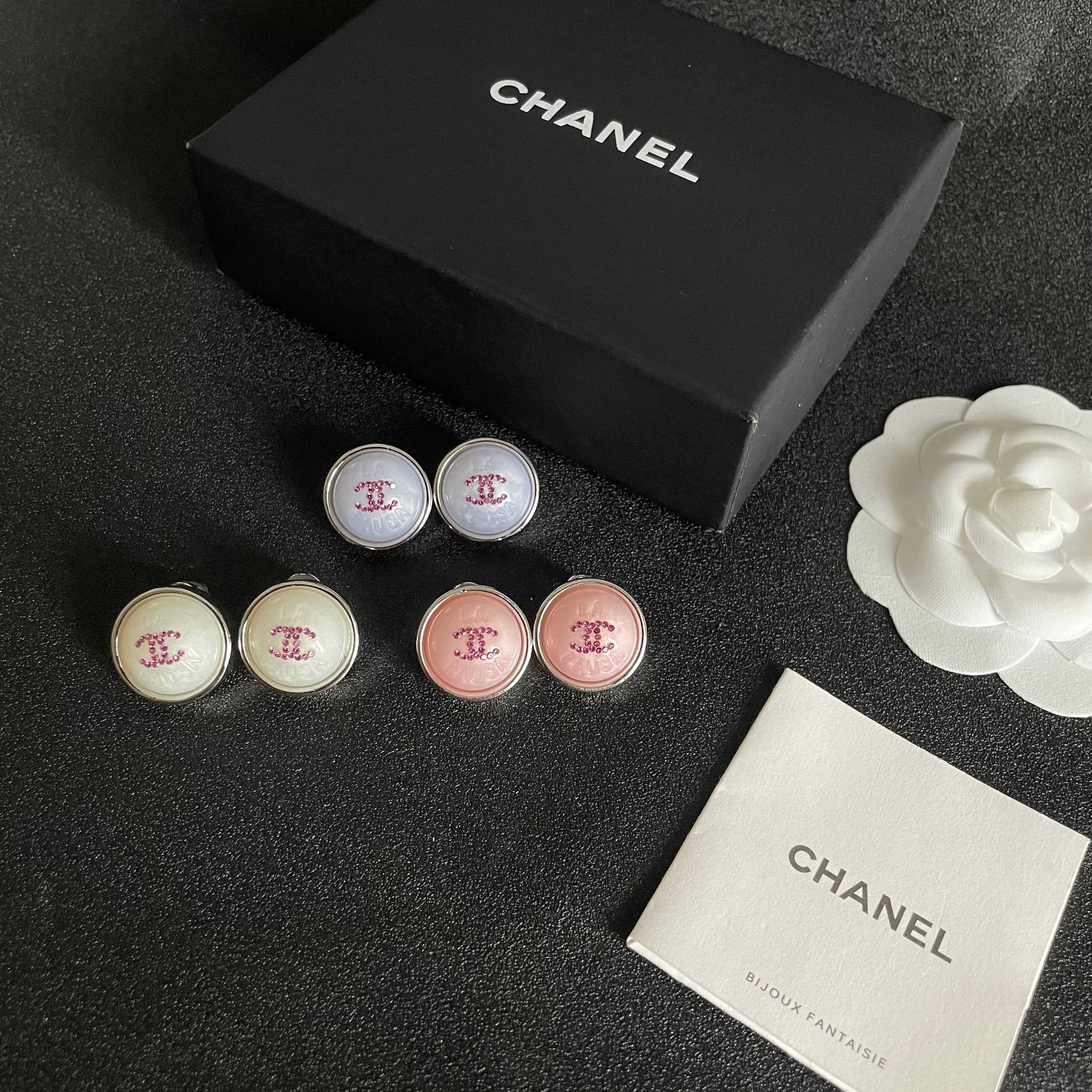  Chanel香奈儿 中古 双C耳钉👀小香家的款式真心无需多介绍😘🎶每一款都超好看，精致大方，非常显气质