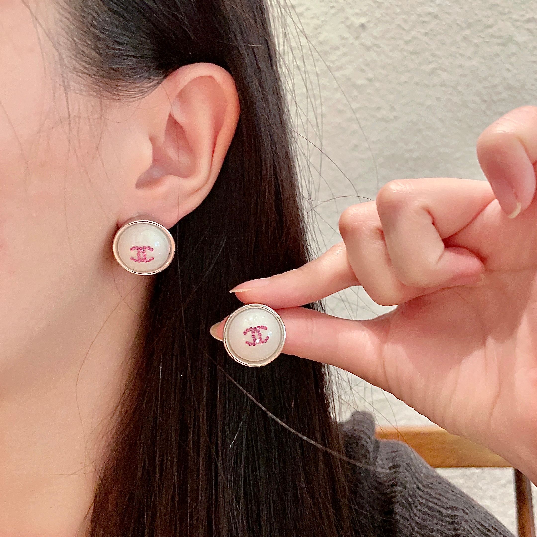  Chanel香奈儿 中古 双C耳钉👀小香家的款式真心无需多介绍😘🎶每一款都超好看，精致大方，非常显气质