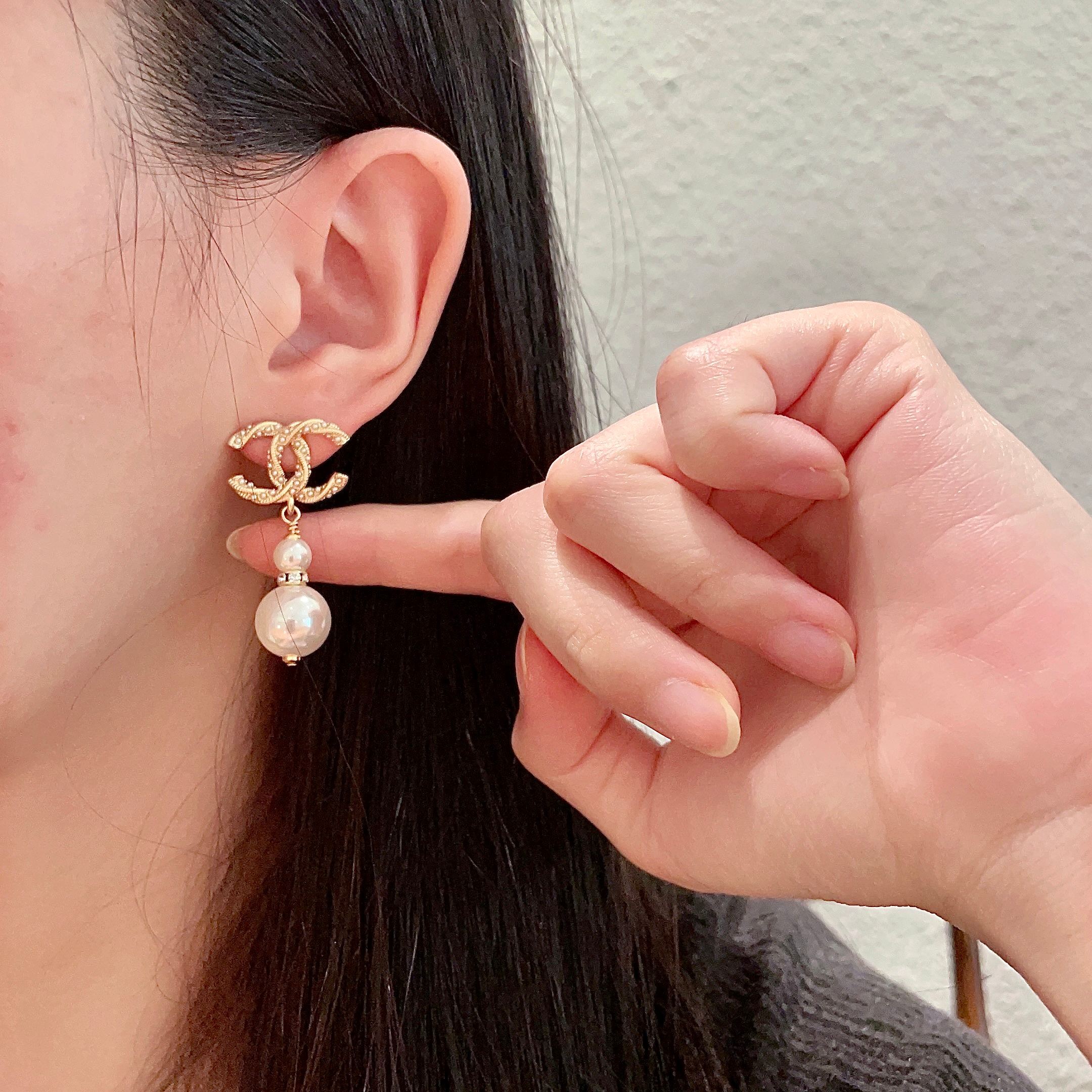  Chanel香奈儿 中古 双C耳钉👀小香家的款式真心无需多介绍😘🎶每一款都超好看，精致大方，非常显气质