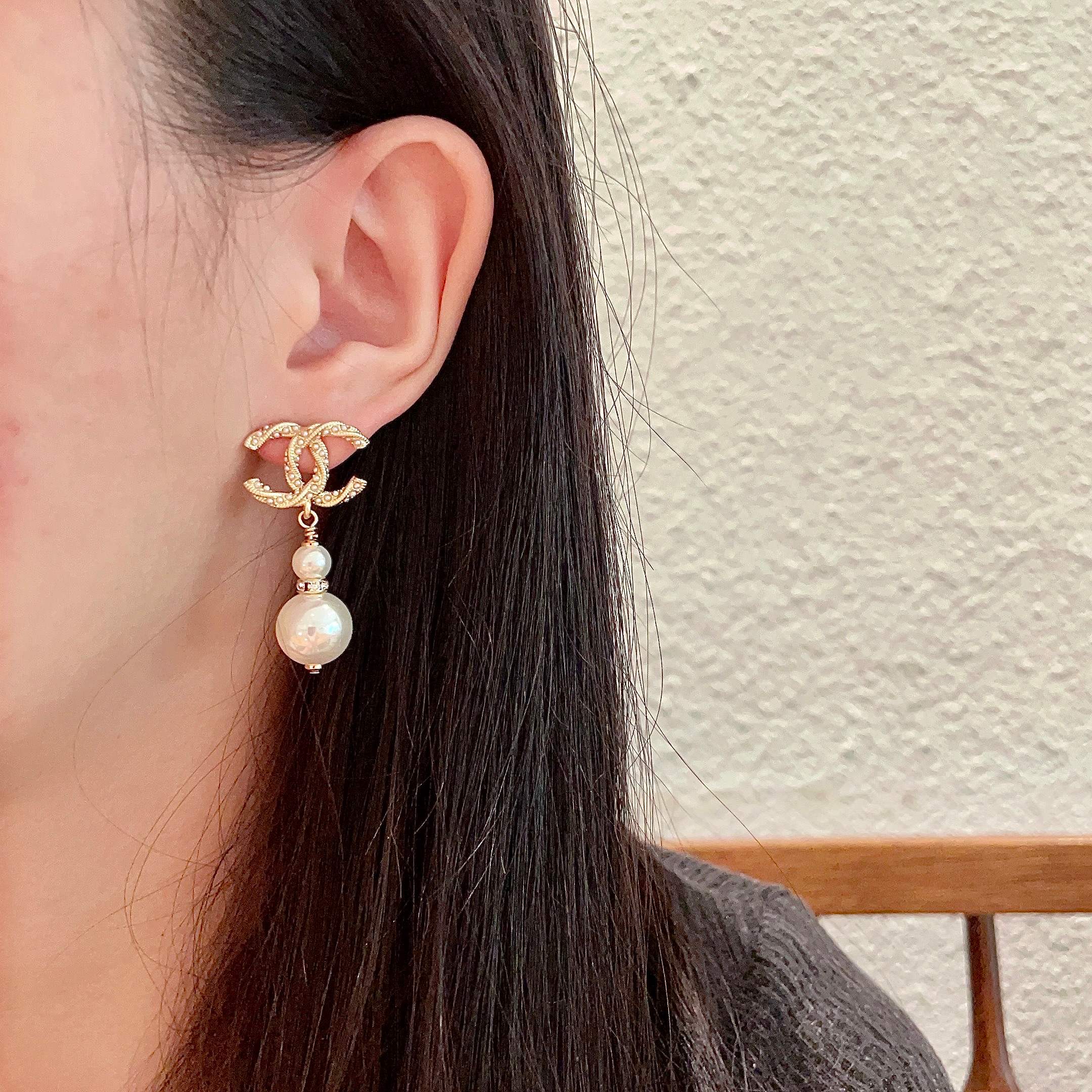  Chanel香奈儿 中古 双C耳钉👀小香家的款式真心无需多介绍😘🎶每一款都超好看，精致大方，非常显气质