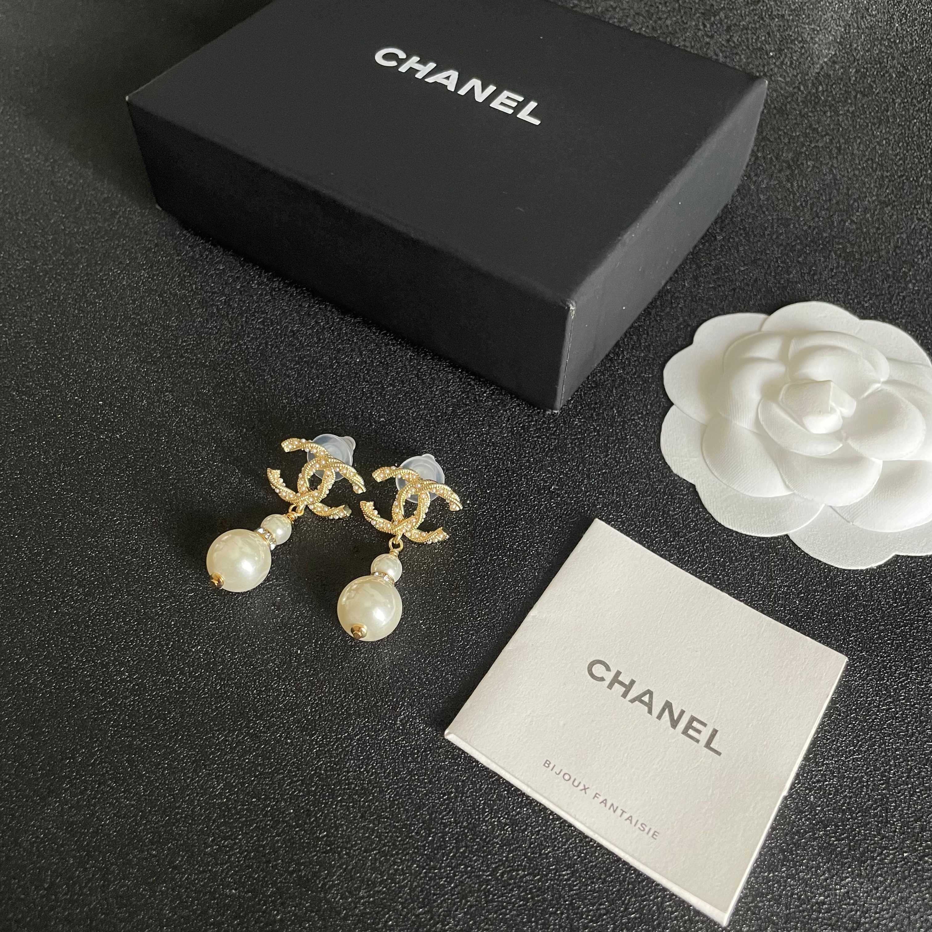  Chanel香奈儿 中古 双C耳钉👀小香家的款式真心无需多介绍😘🎶每一款都超好看，精致大方，非常显气质