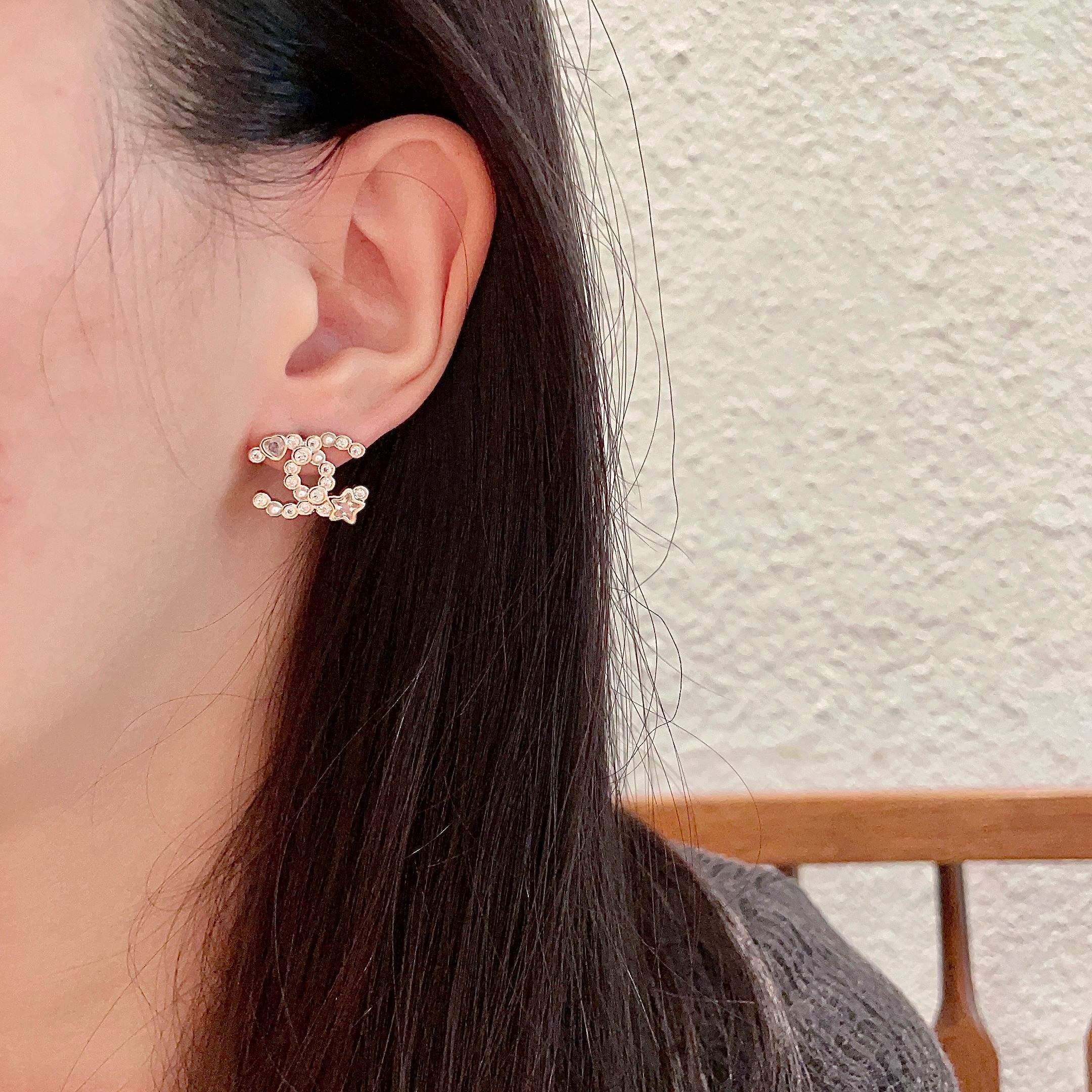  Chanel香奈儿 中古 双C耳钉👀小香家的款式真心无需多介绍😘🎶每一款都超好看，精致大方，非常显气质