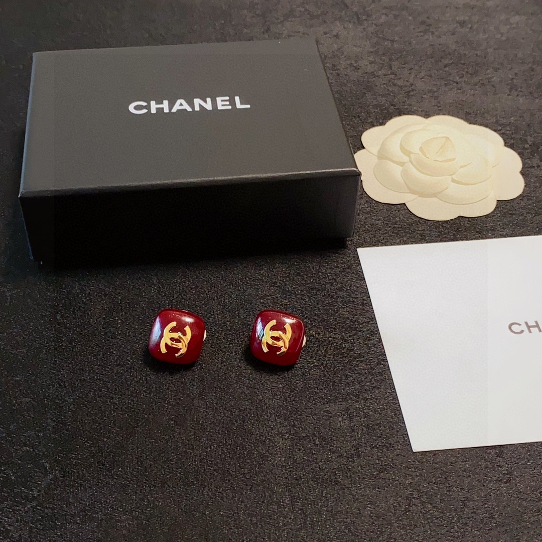 💘耳夹CHANEl专柜最新款同步上新❤香奈儿耳夹💗耳环大牌香奶奶这个品牌在时尚女性当中绝对无所不知🧐原版