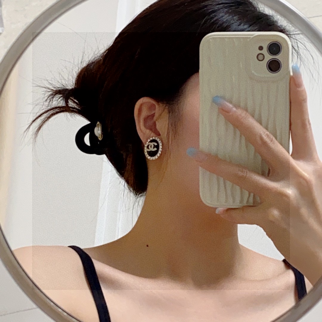 💘耳夹CHANEl专柜最新款同步上新❤香奈儿耳夹💗耳环大牌香奶奶这个品牌在时尚女性当中绝对无所不知🧐原版