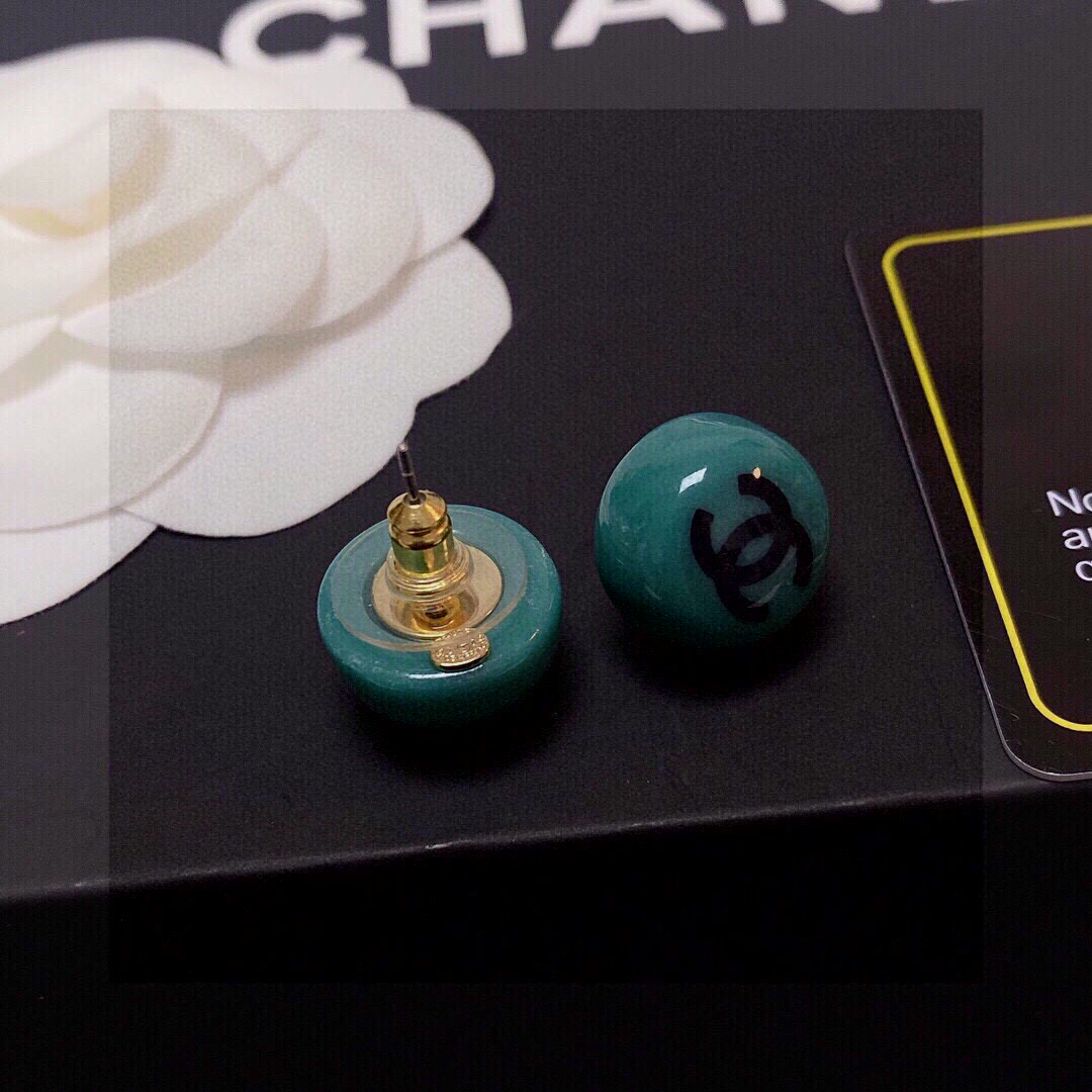 🌺🌺🌺Chanel 小香风网红 同款 最高代购级别耳环耳钉 原版黄铜 925纯银 针 顶级原单品质、最高