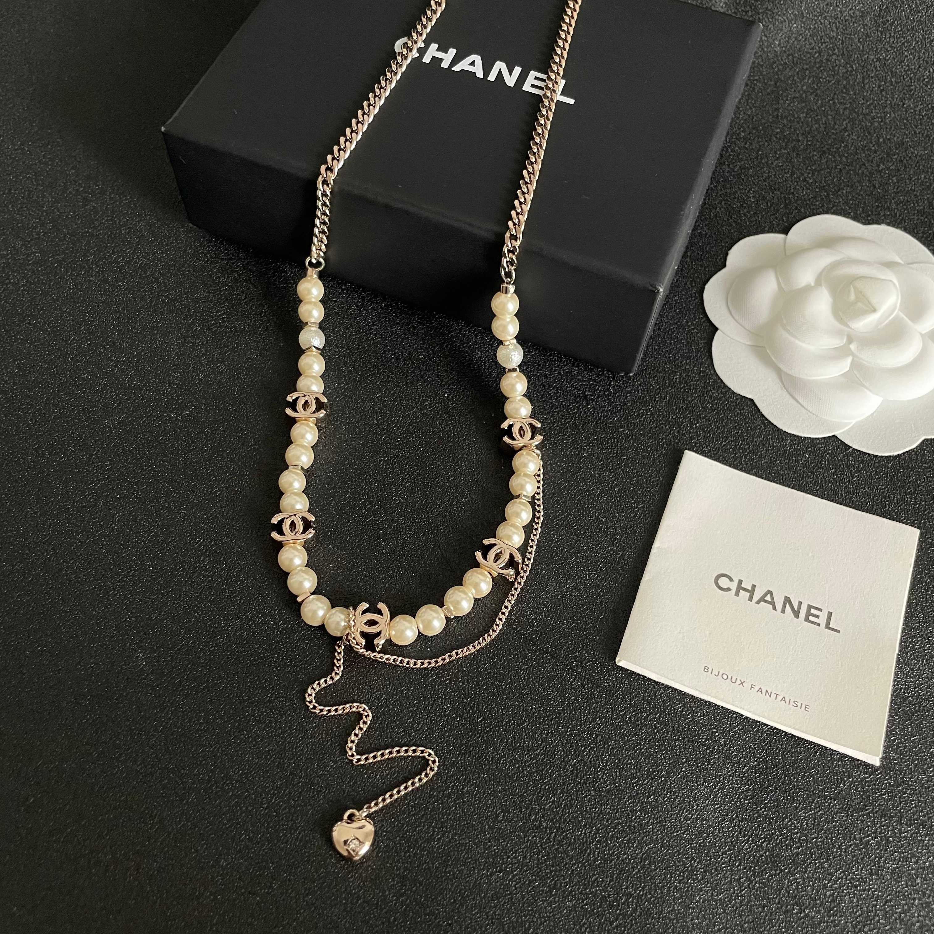  Chanel香奈儿 中古 项链👀小香家的款式真心无需多介绍😘🎶每一款都超好看，精致大方，非常显气质