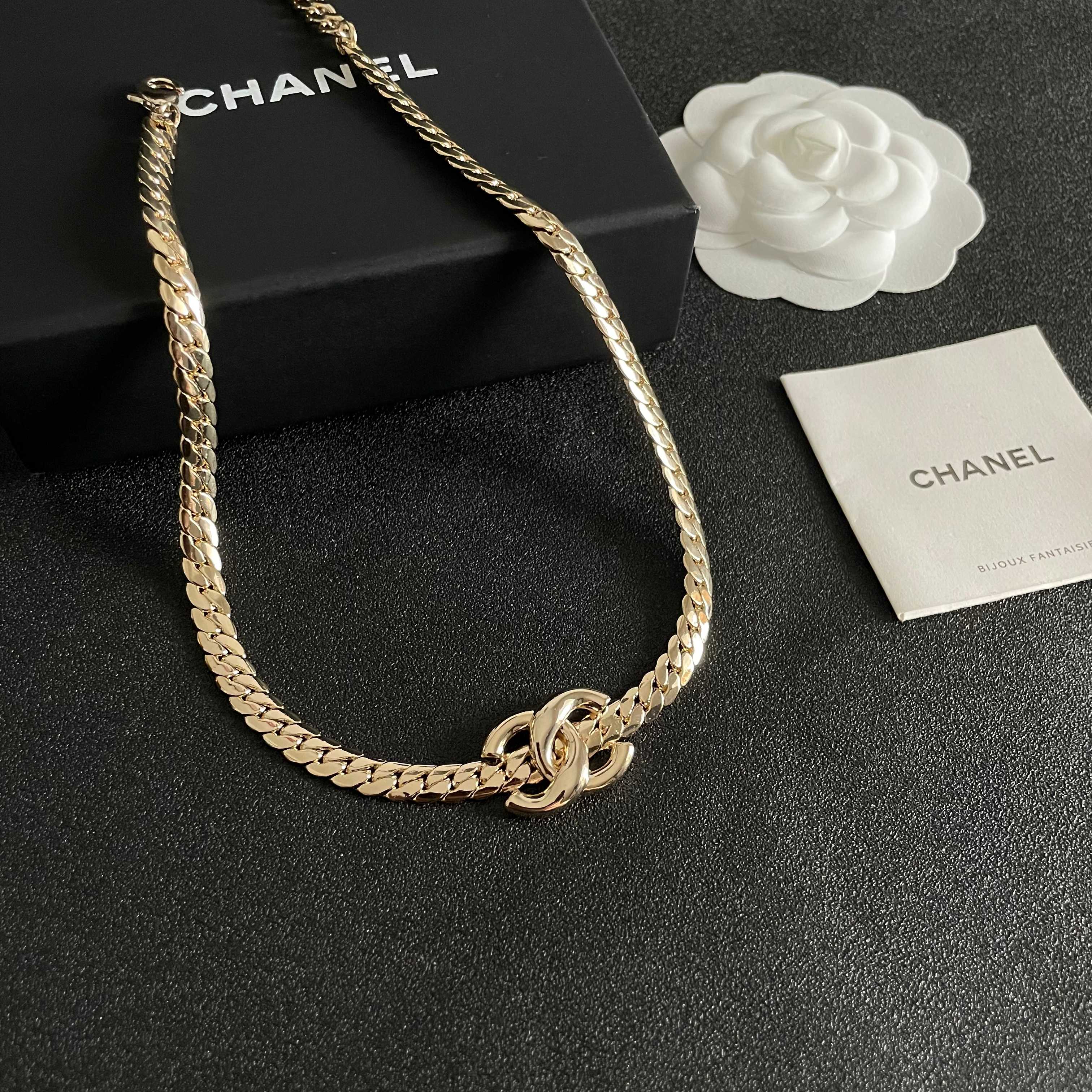  Chanel香奈儿 中古 项链👀小香家的款式真心无需多介绍😘🎶每一款都超好看，精致大方，非常显气质
