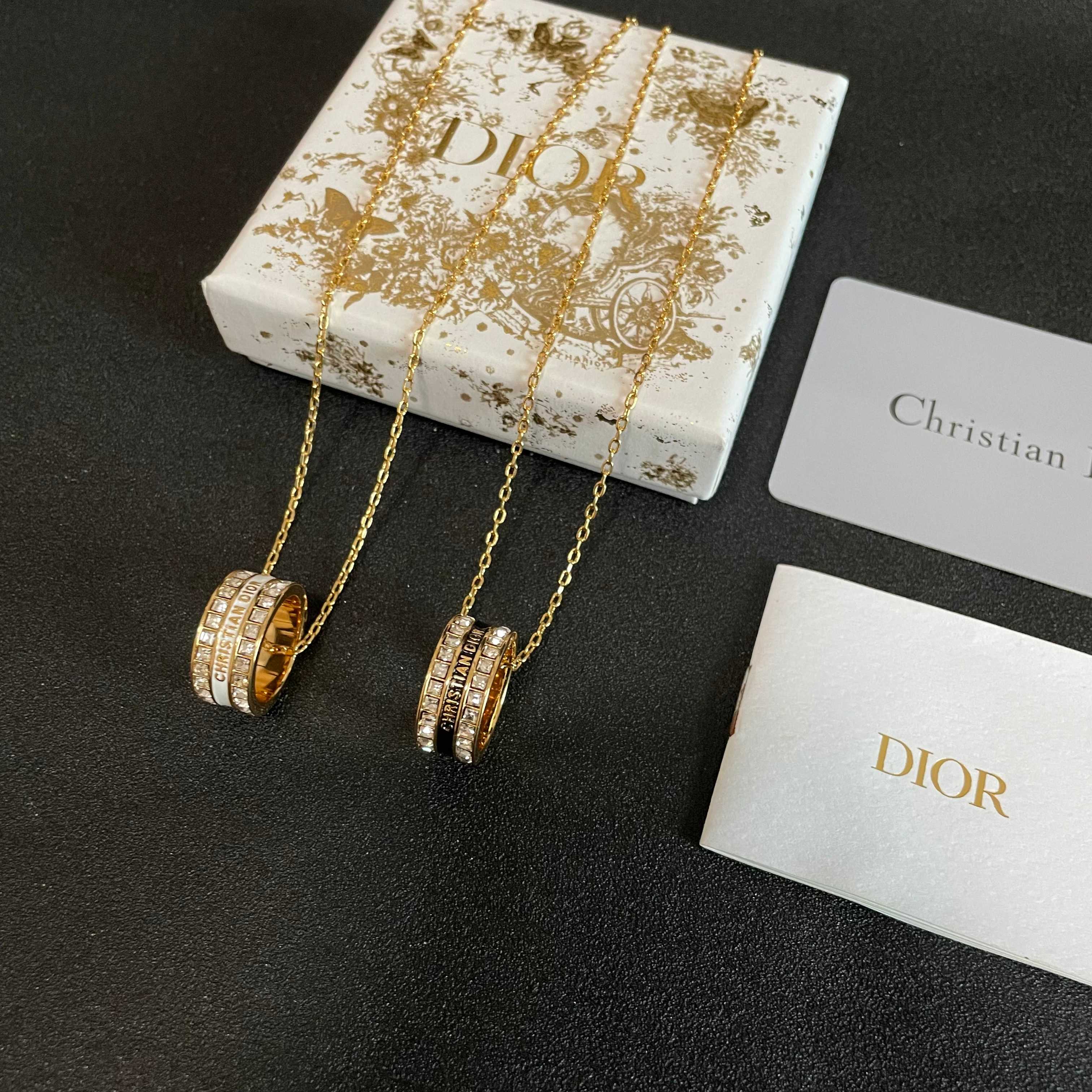👑Dior 迪奥  中古 项链 专柜一致上新 精选原版一致 黄铜材质 甜美气质高雅.