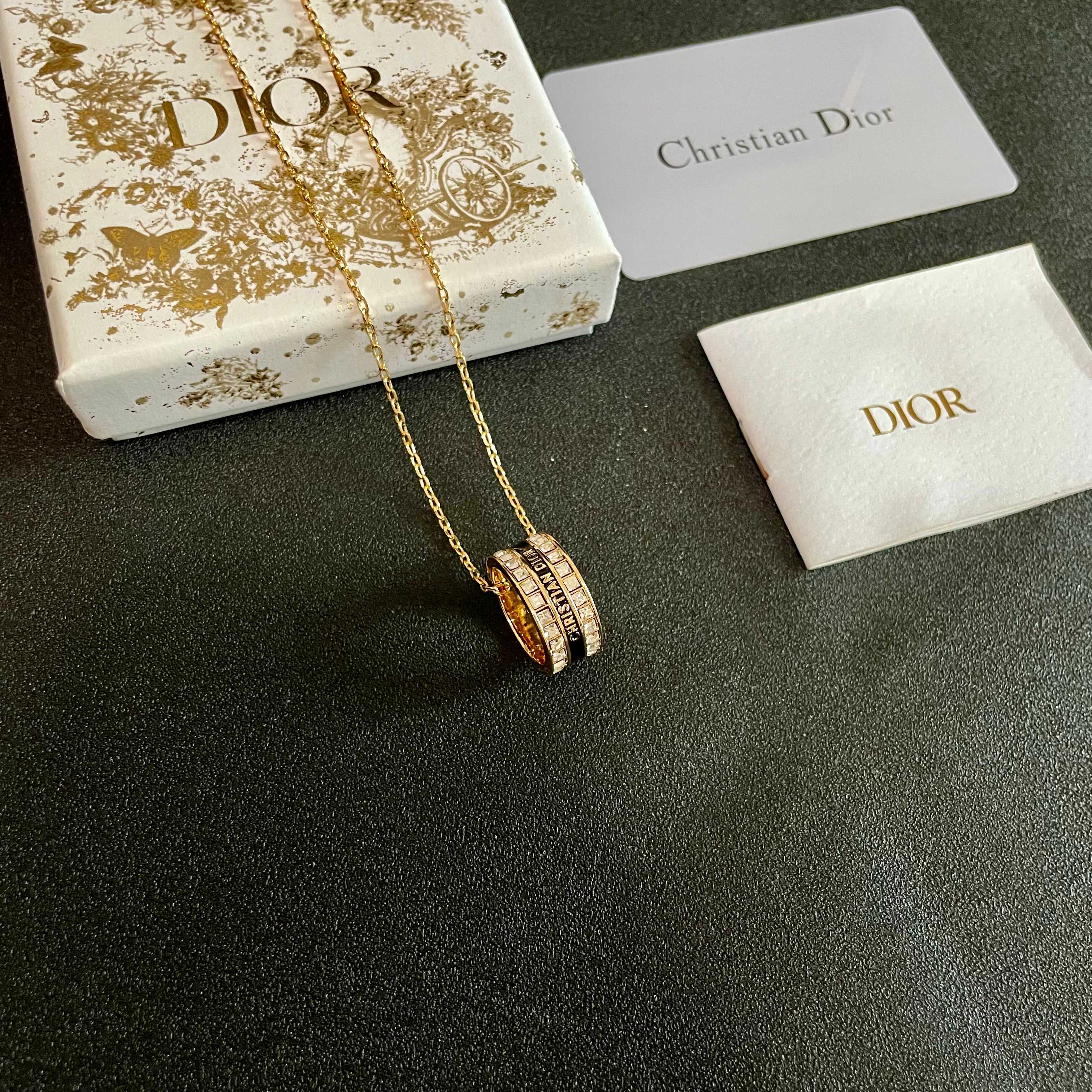👑Dior 迪奥  中古 项链 专柜一致上新 精选原版一致 黄铜材质 甜美气质高雅.