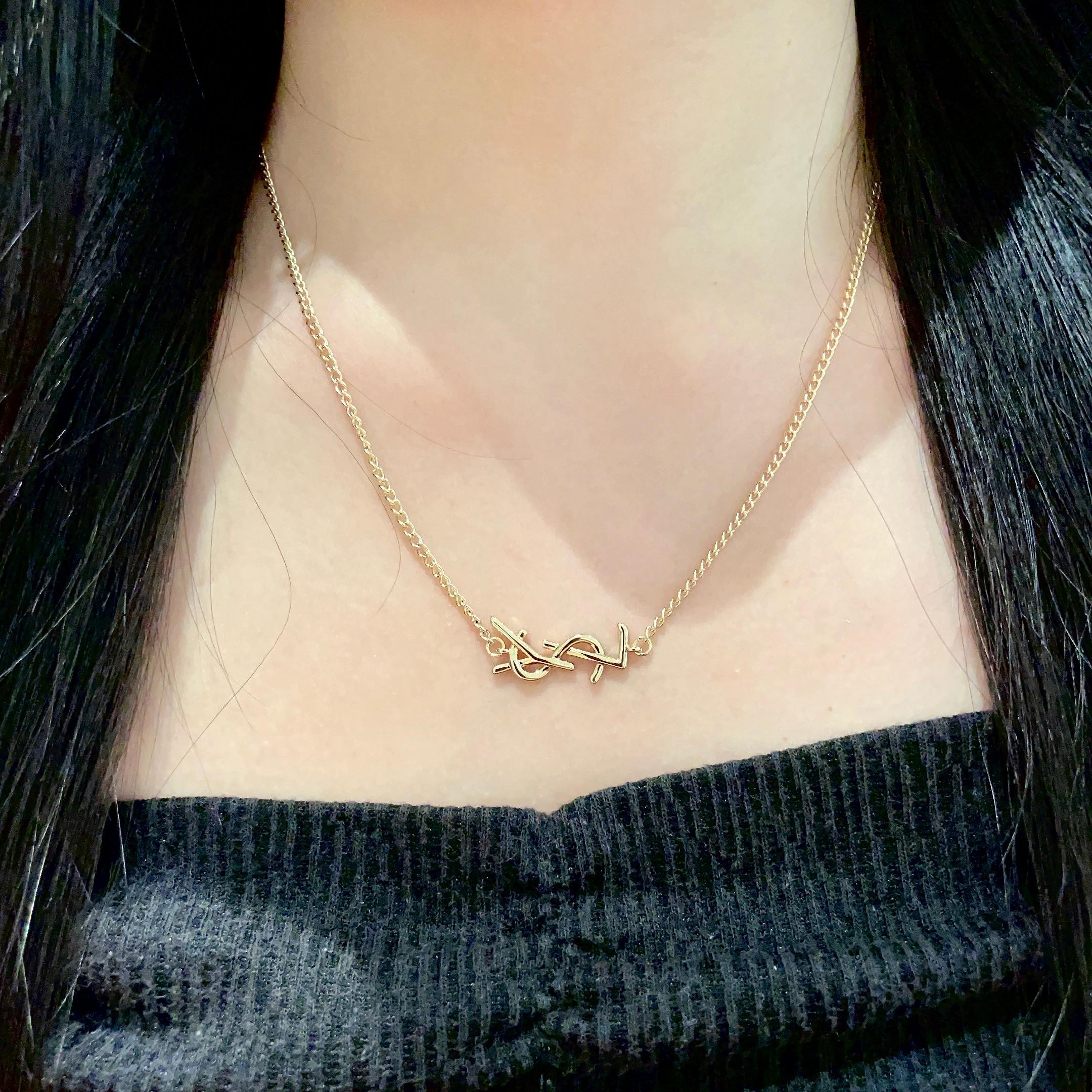 ⭕️新款YSL 圣罗兰项链👍原装黄铜材质 Yves Saint Laurent 创立于1961年 优雅抽