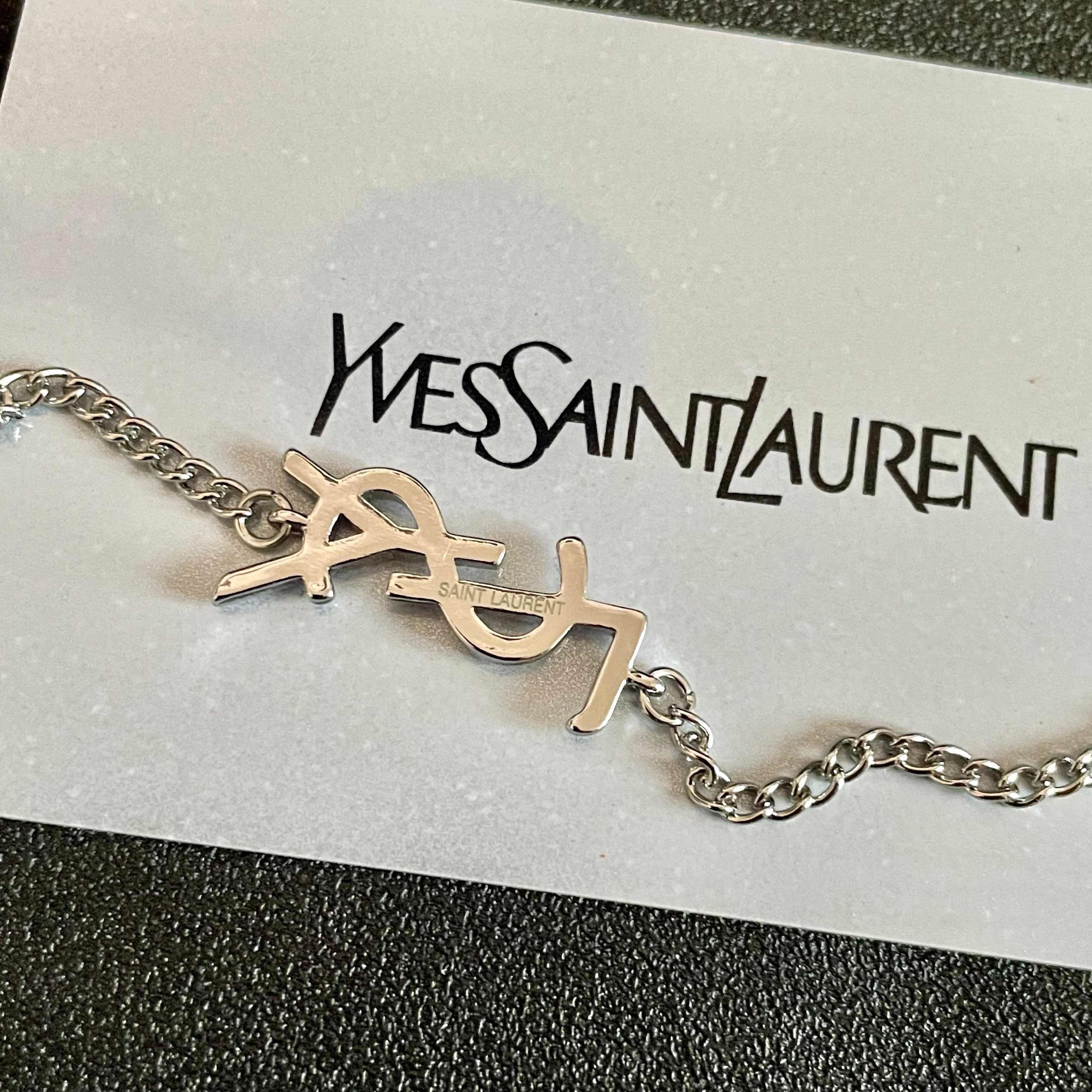 ⭕️新款YSL 圣罗兰项链👍原装黄铜材质 Yves Saint Laurent 创立于1961年 优雅抽