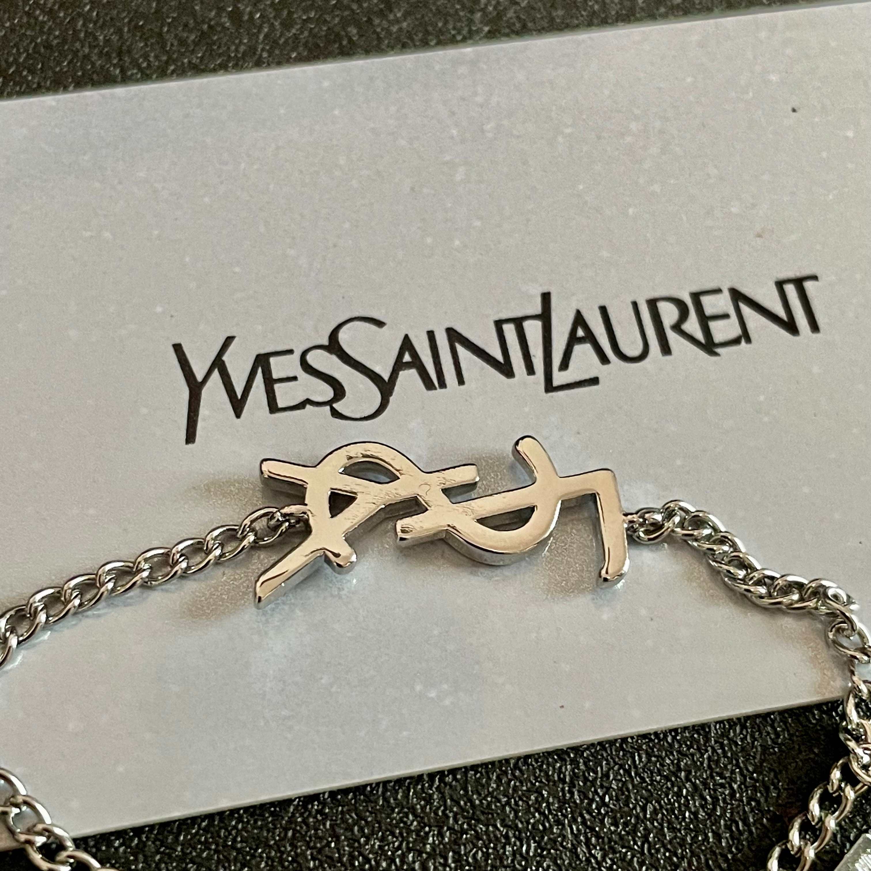 ⭕️新款YSL 圣罗兰手链👍原装黄铜材质 Yves Saint Laurent 创立于1961年 优雅抽