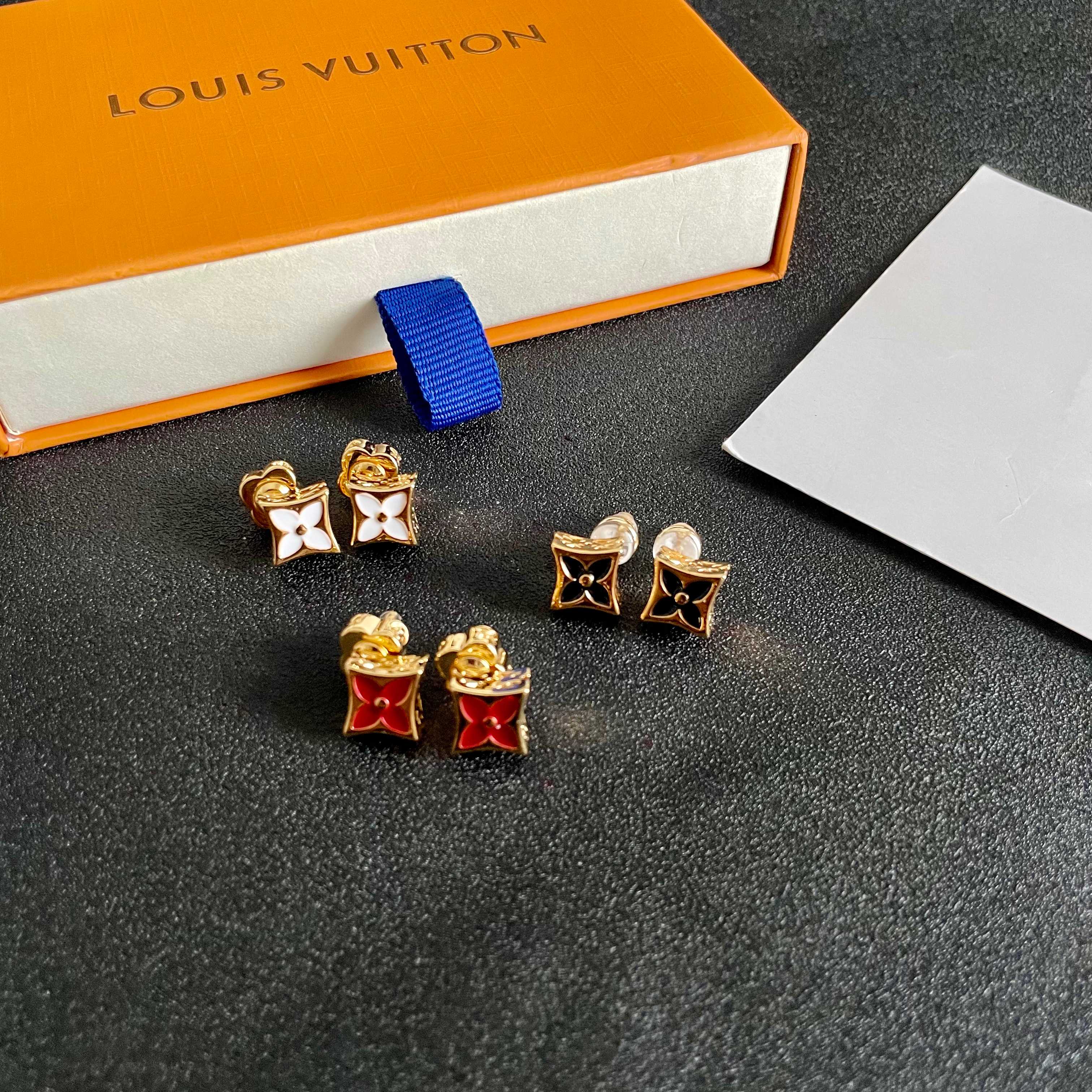 👑Lv 路易威登 2025年早春新品耳钉 经典老花耳环 超精工cnc工艺技术 上身美美哒 特别适合夏日搭