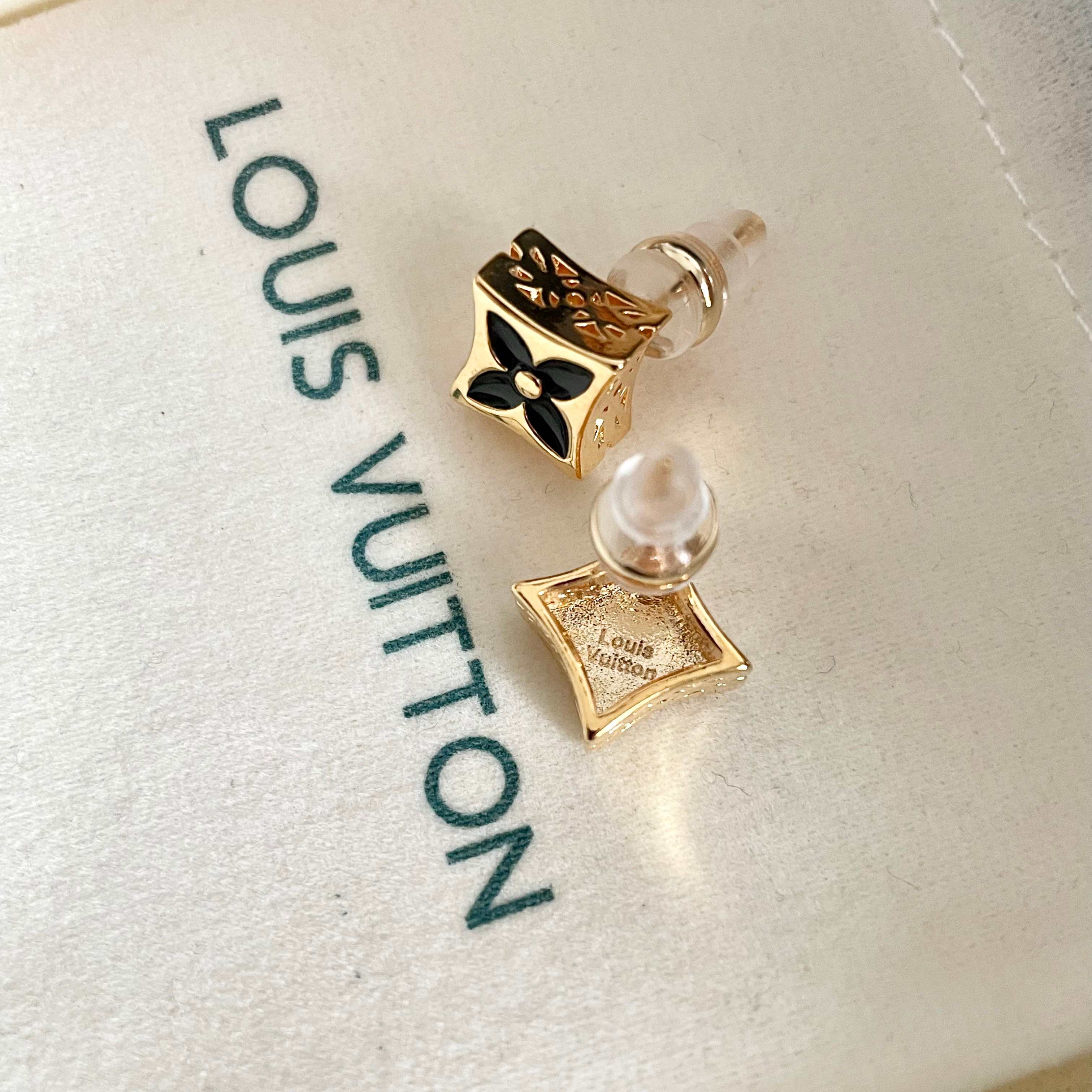 👑Lv 路易威登 2025年早春新品耳钉 经典老花耳环 超精工cnc工艺技术 上身美美哒 特别适合夏日搭