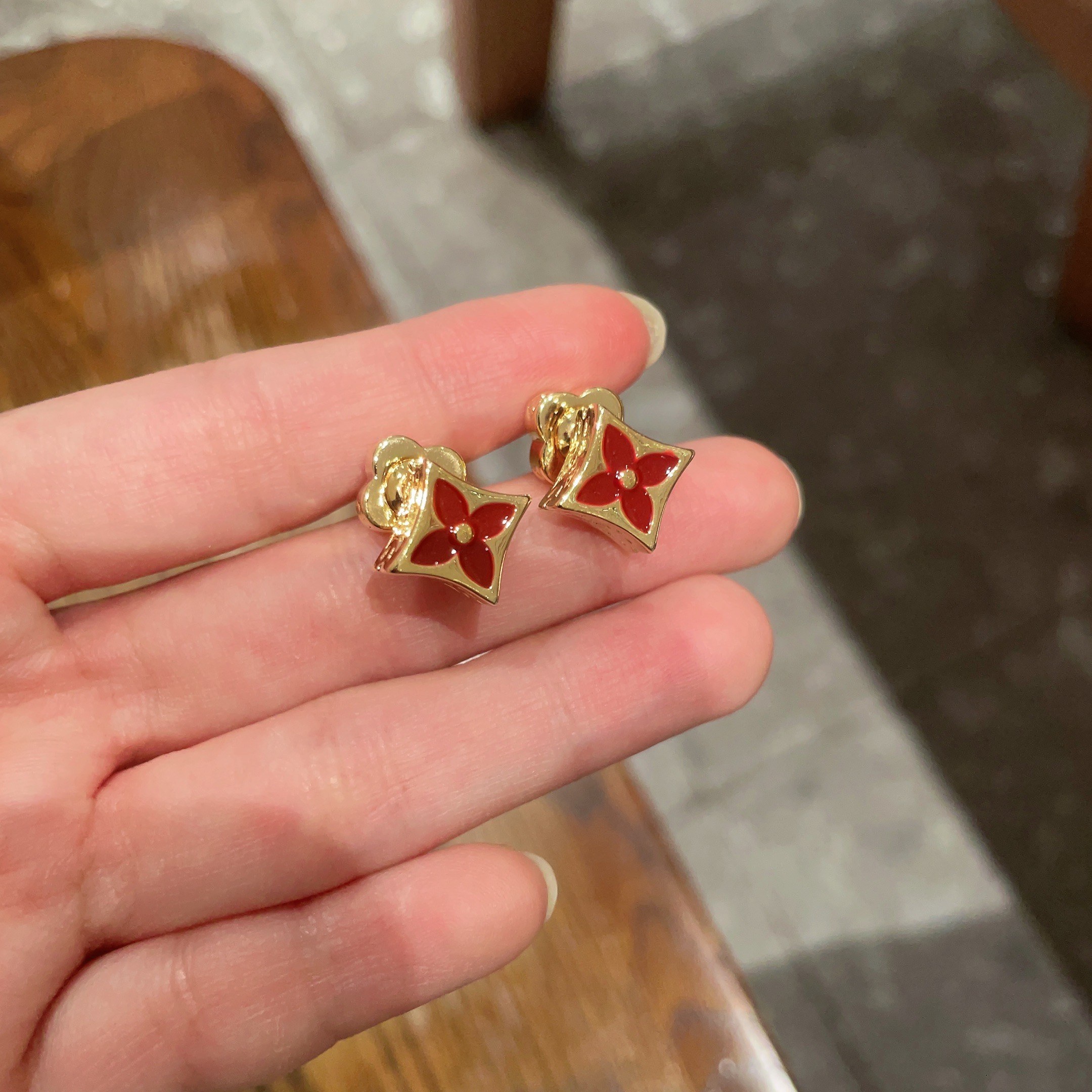 👑Lv 路易威登 2025年早春新品耳钉 经典老花耳环 超精工cnc工艺技术 上身美美哒 特别适合夏日搭