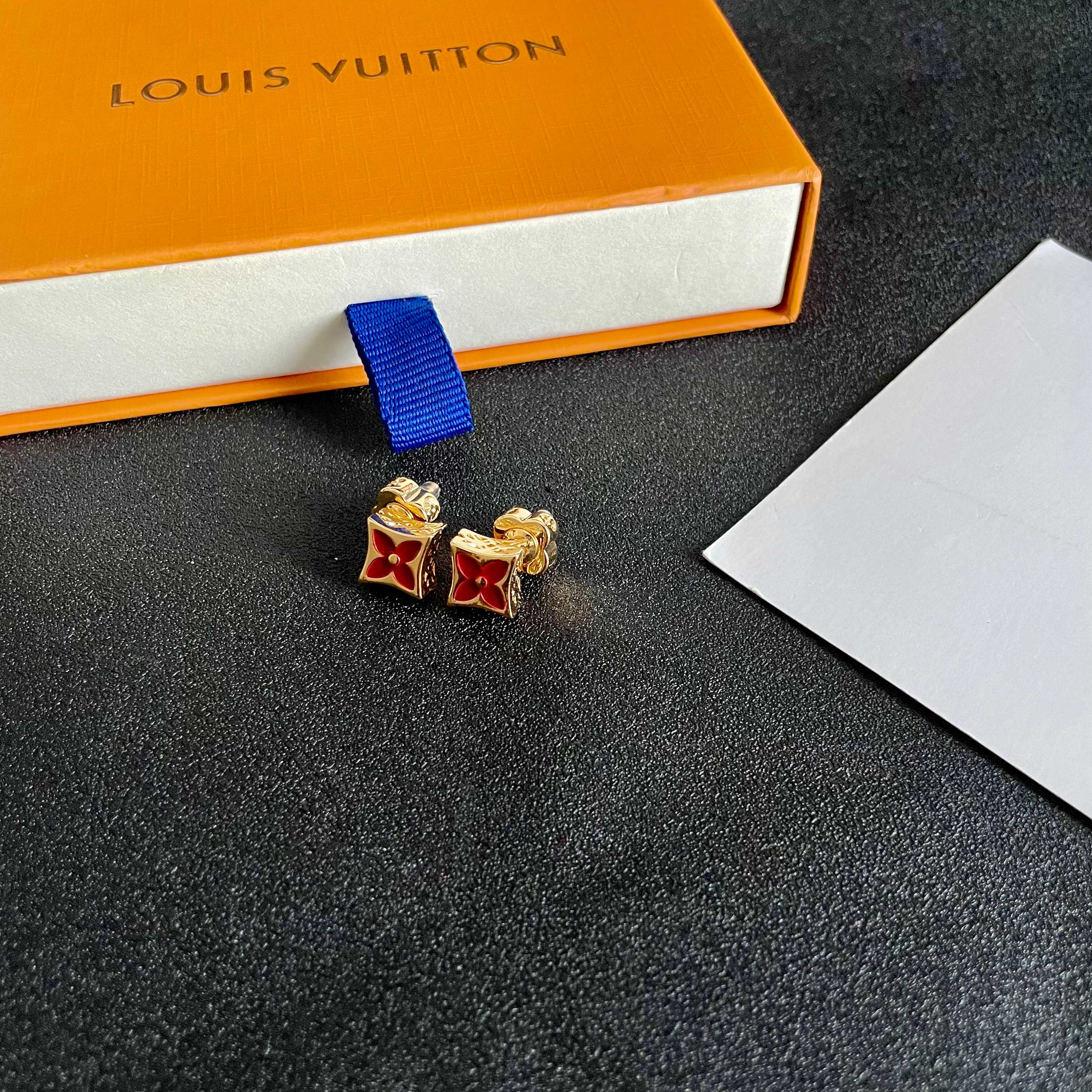 👑Lv 路易威登 2025年早春新品耳钉 经典老花耳环 超精工cnc工艺技术 上身美美哒 特别适合夏日搭