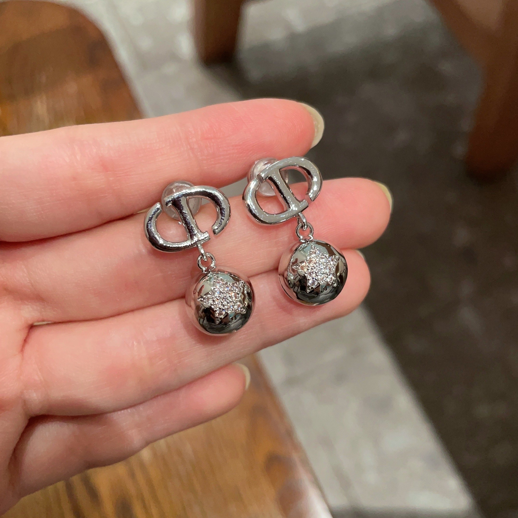 👑Dior 迪奥 中古 耳环 专柜一致上新 精选原版一致 黄铜材质 甜美气质高