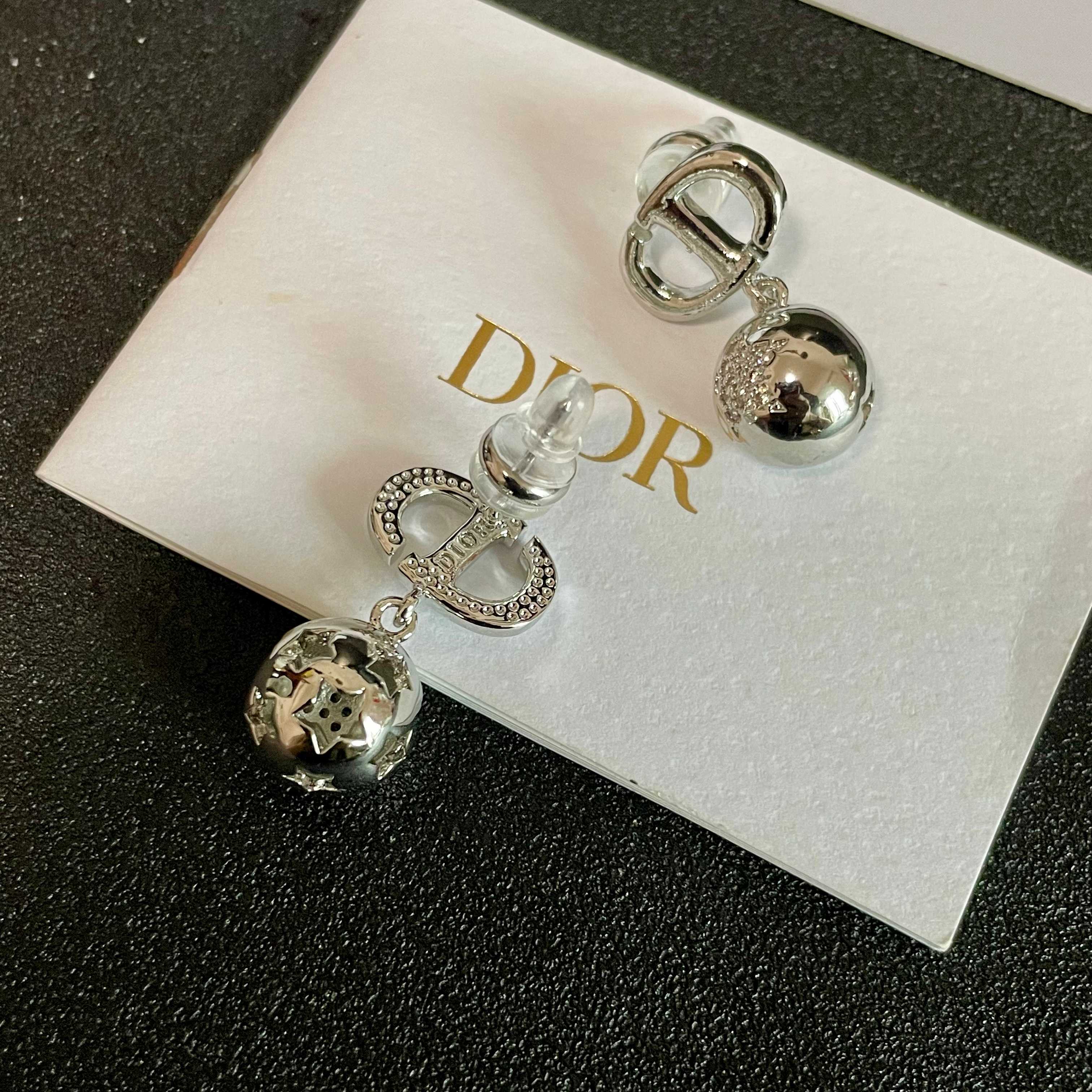 👑Dior 迪奥 中古 耳环 专柜一致上新 精选原版一致 黄铜材质 甜美气质高