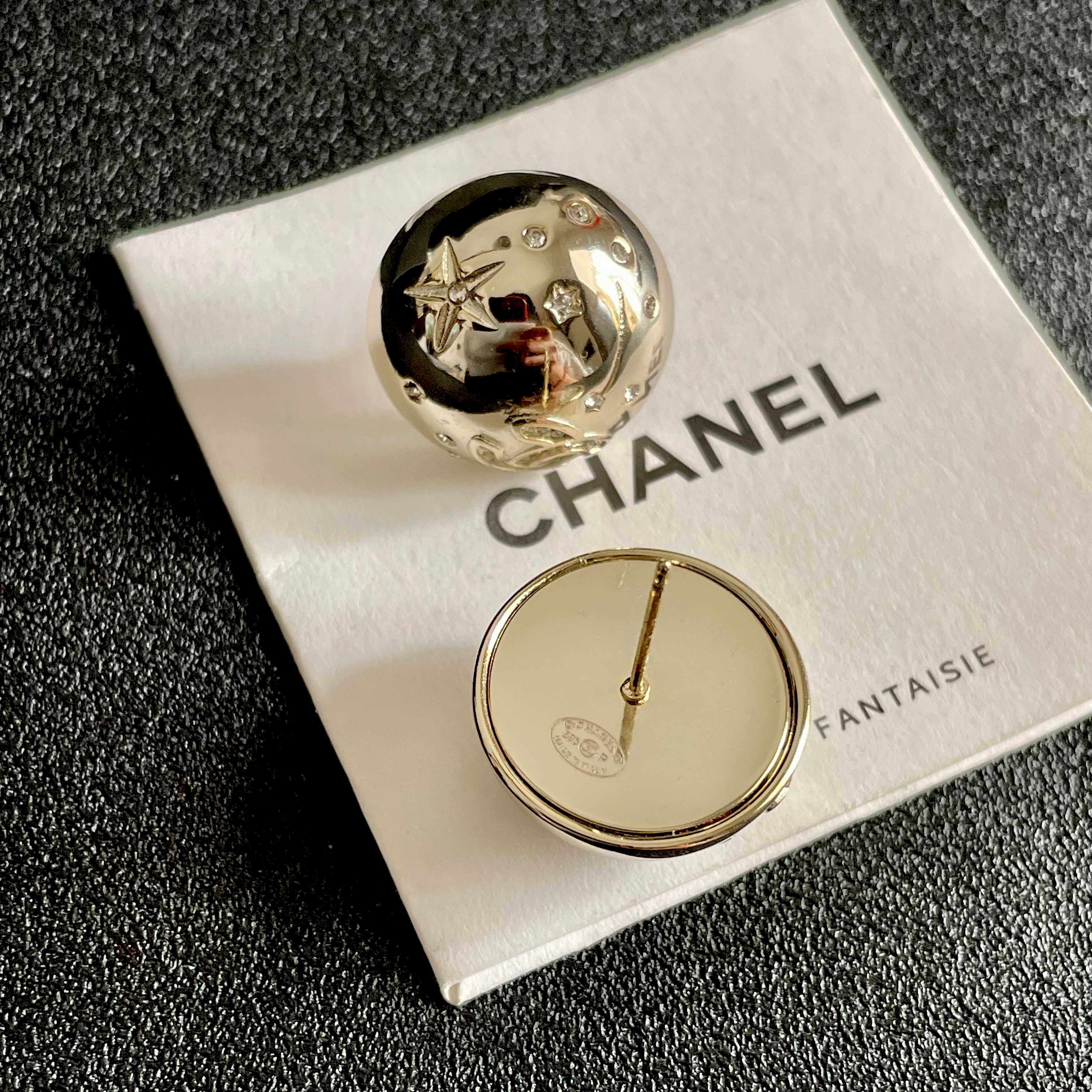  Chanel香奈儿 中古 耳钉👀小香家的款式真心无需多介绍😘🎶每一款都超好看，精致大方，非常显气质.