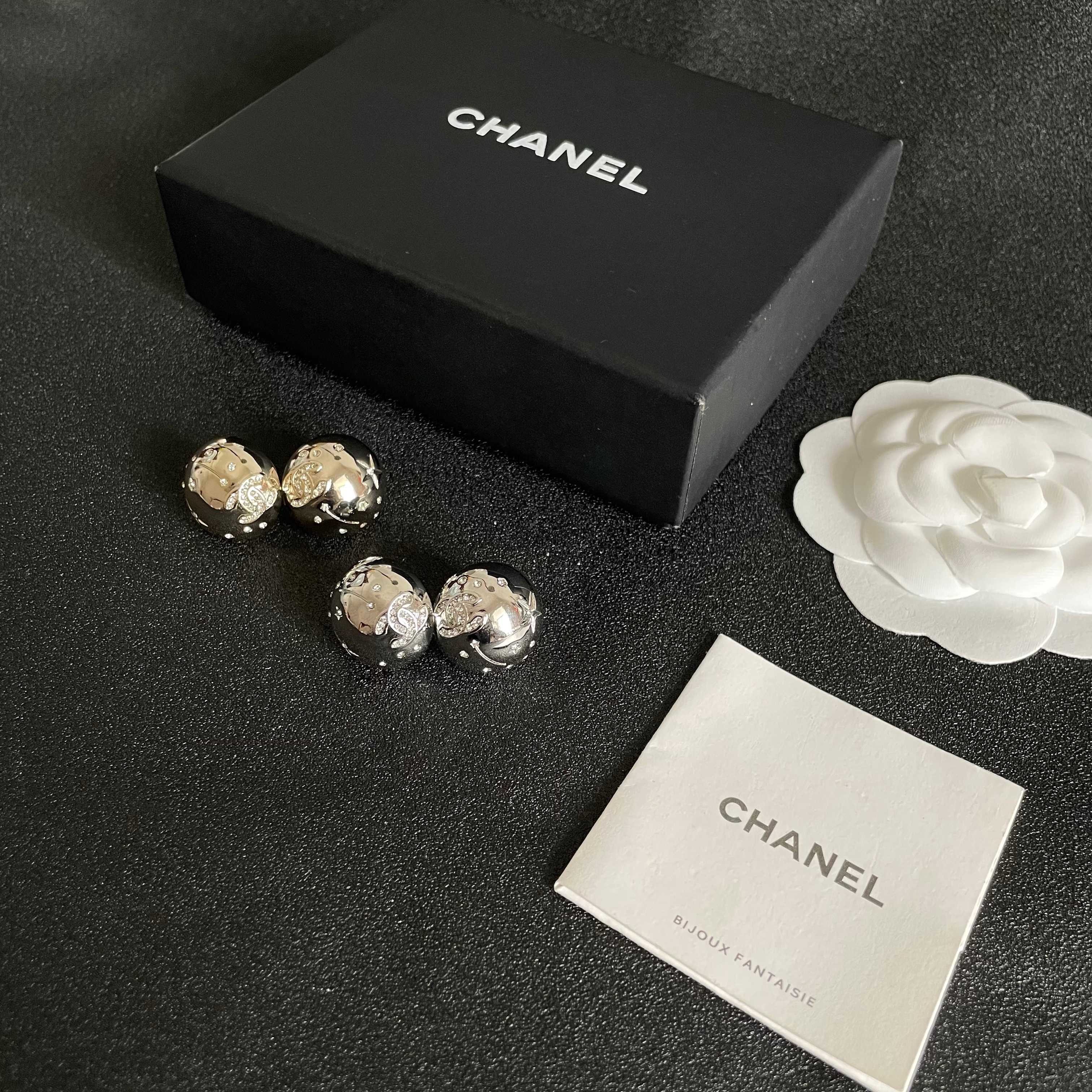  Chanel香奈儿 中古 耳钉👀小香家的款式真心无需多介绍😘🎶每一款都超好看，精致大方，非常显气质.