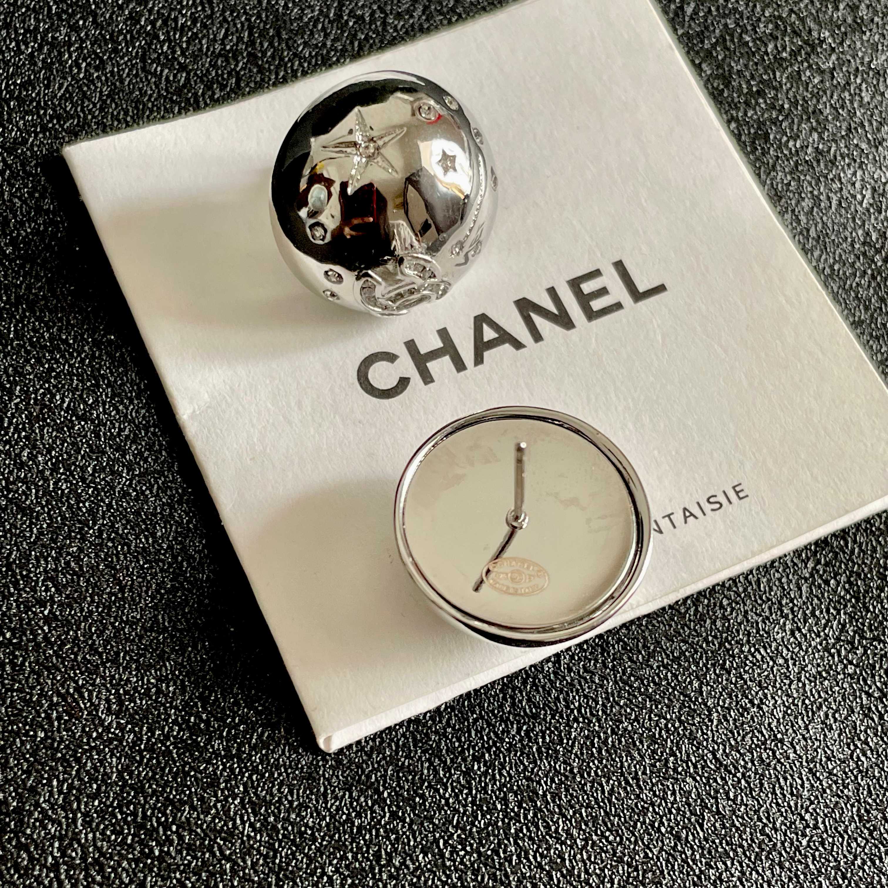 Chanel香奈儿 中古 耳钉👀小香家的款式真心无需多介绍😘🎶每一款都超好看，精致大方，非常显气质.