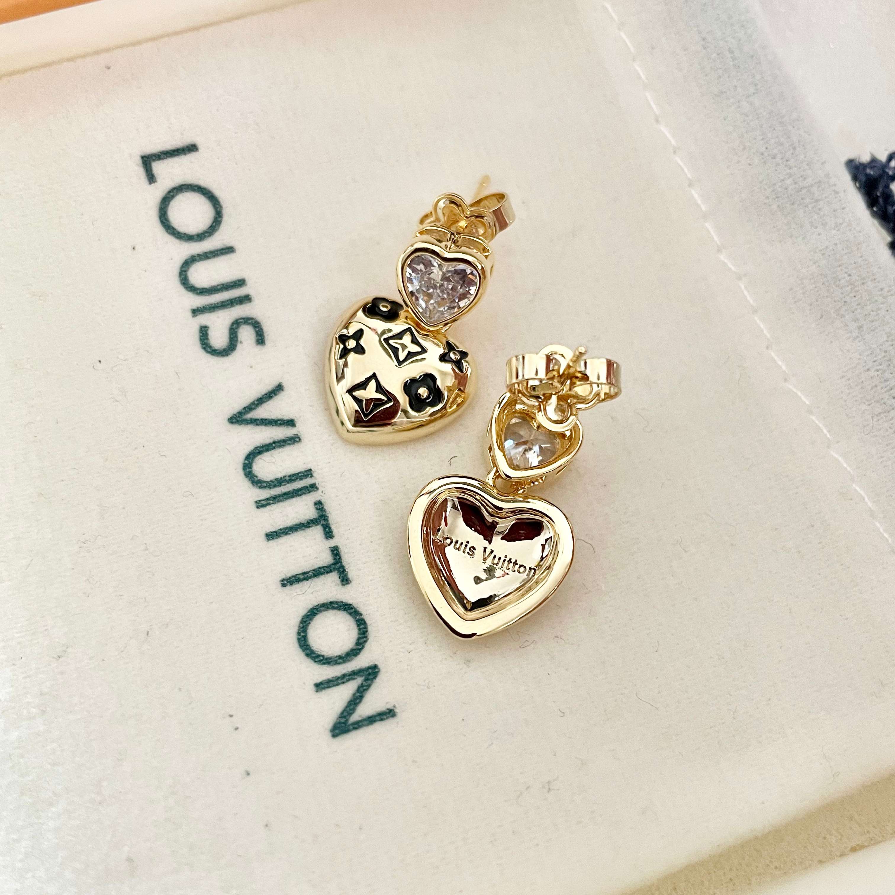 👑Lv 路易威登 2025年早春新品耳钉 经典老花耳环 超精工cnc工艺技术 上身美美哒 特别适合夏日搭