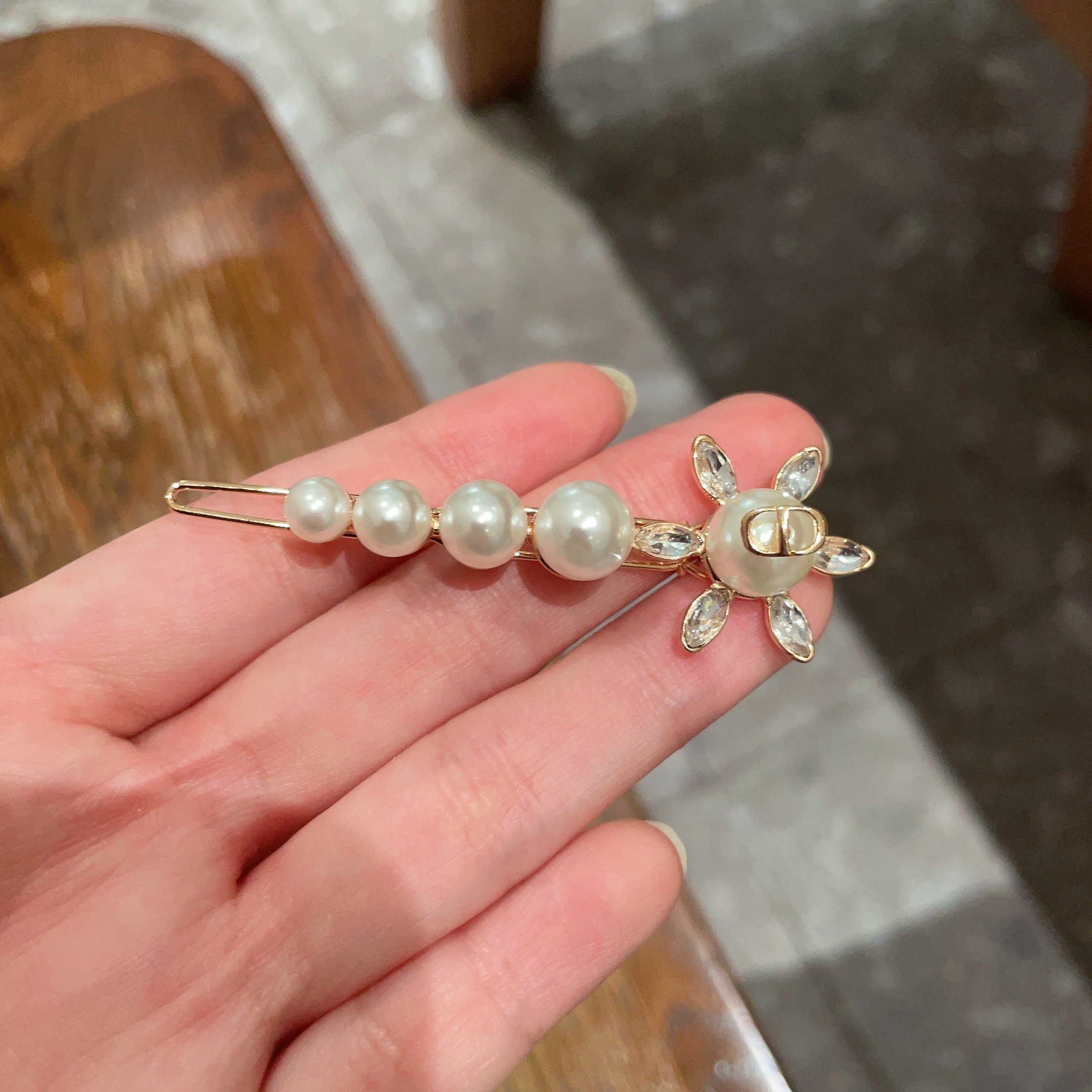  Dior 迪奥 星星 DIOR发夹 专柜新款上市 美得不要不要的 唯美 浪漫 人手必备款 火爆小红书 
