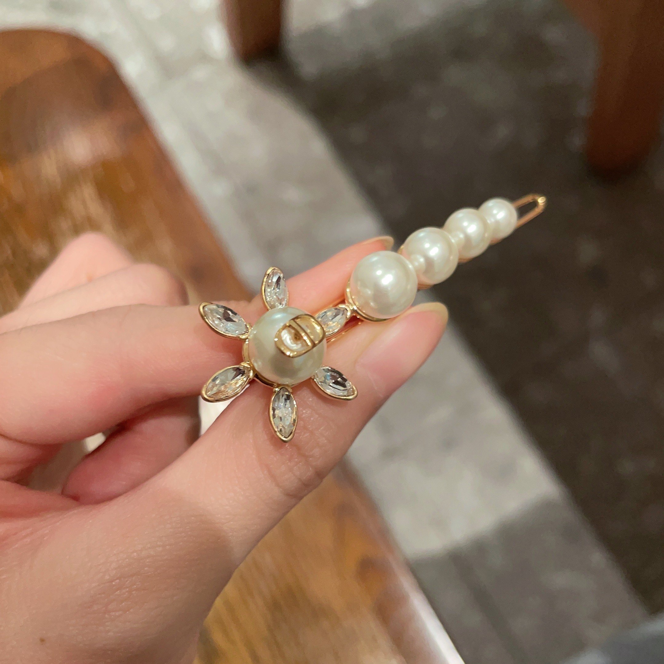  Dior 迪奥 星星 DIOR发夹 专柜新款上市 美得不要不要的 唯美 浪漫 人手必备款 火爆小红书 