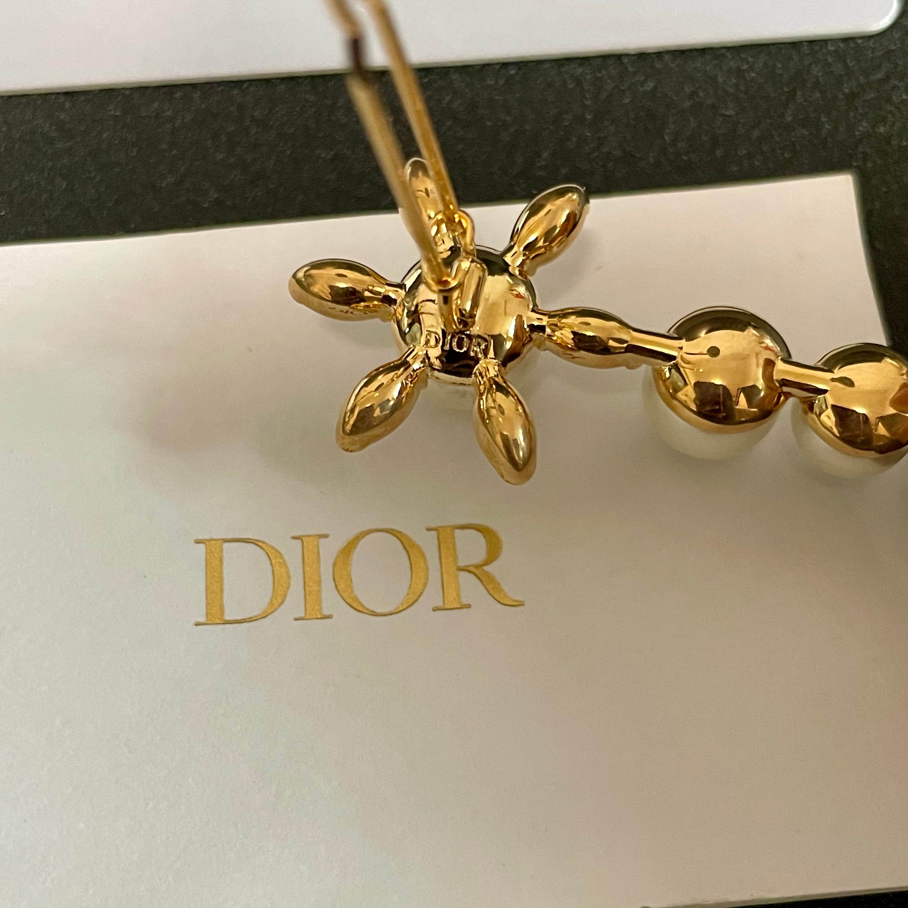  Dior 迪奥 星星 DIOR发夹 专柜新款上市 美得不要不要的 唯美 浪漫 人手必备款 火爆小红书 