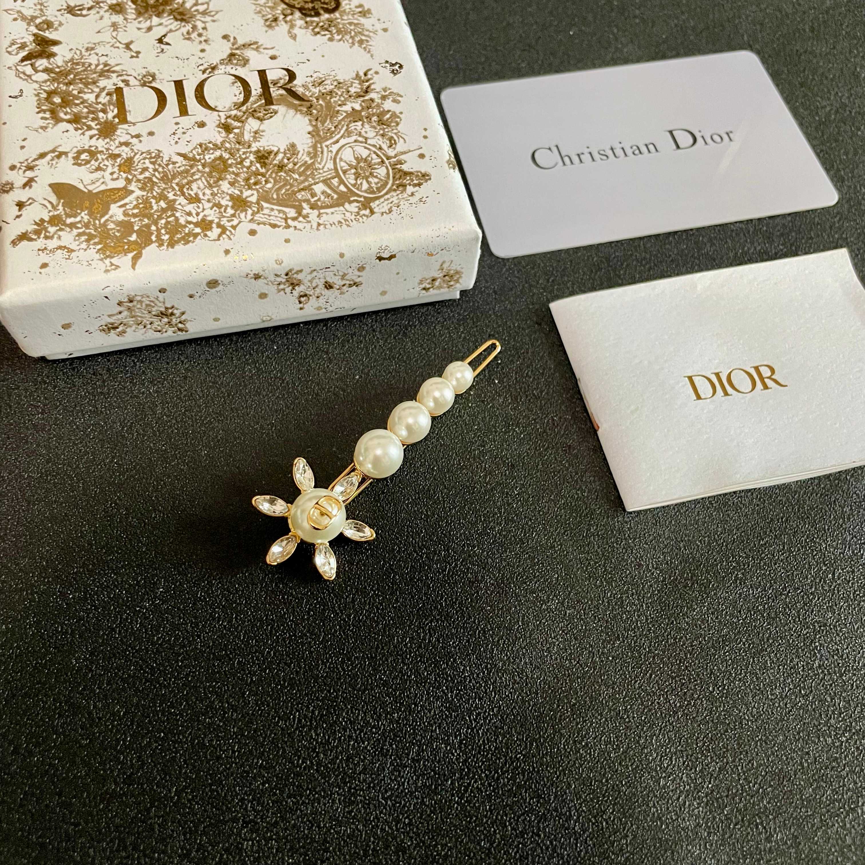  Dior 迪奥 星星 DIOR发夹 专柜新款上市 美得不要不要的 唯美 浪漫 人手必备款 火爆小红书 